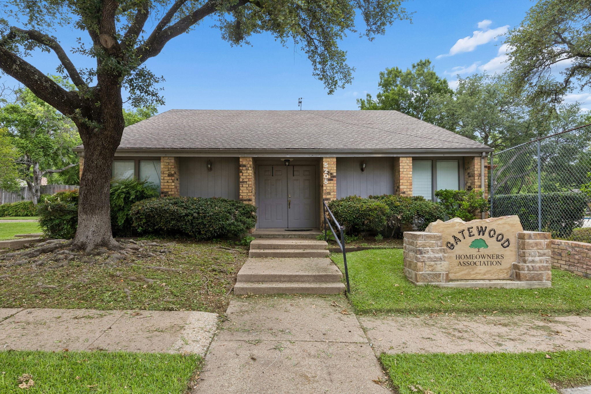 4921 Rollingwood Court Garland TX 75043