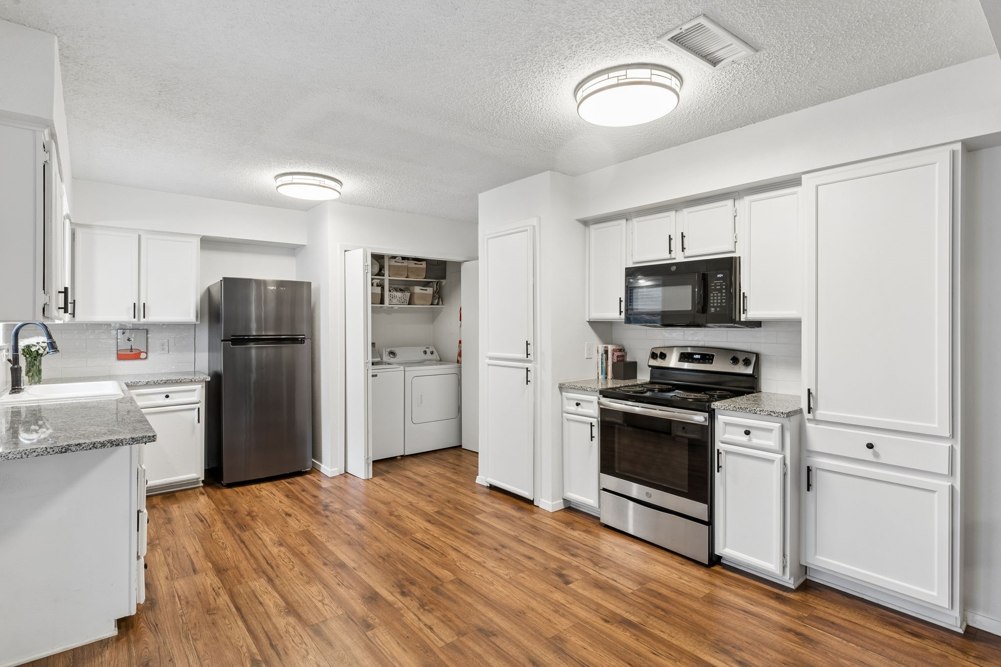 4921 Rollingwood Court Garland TX 75043