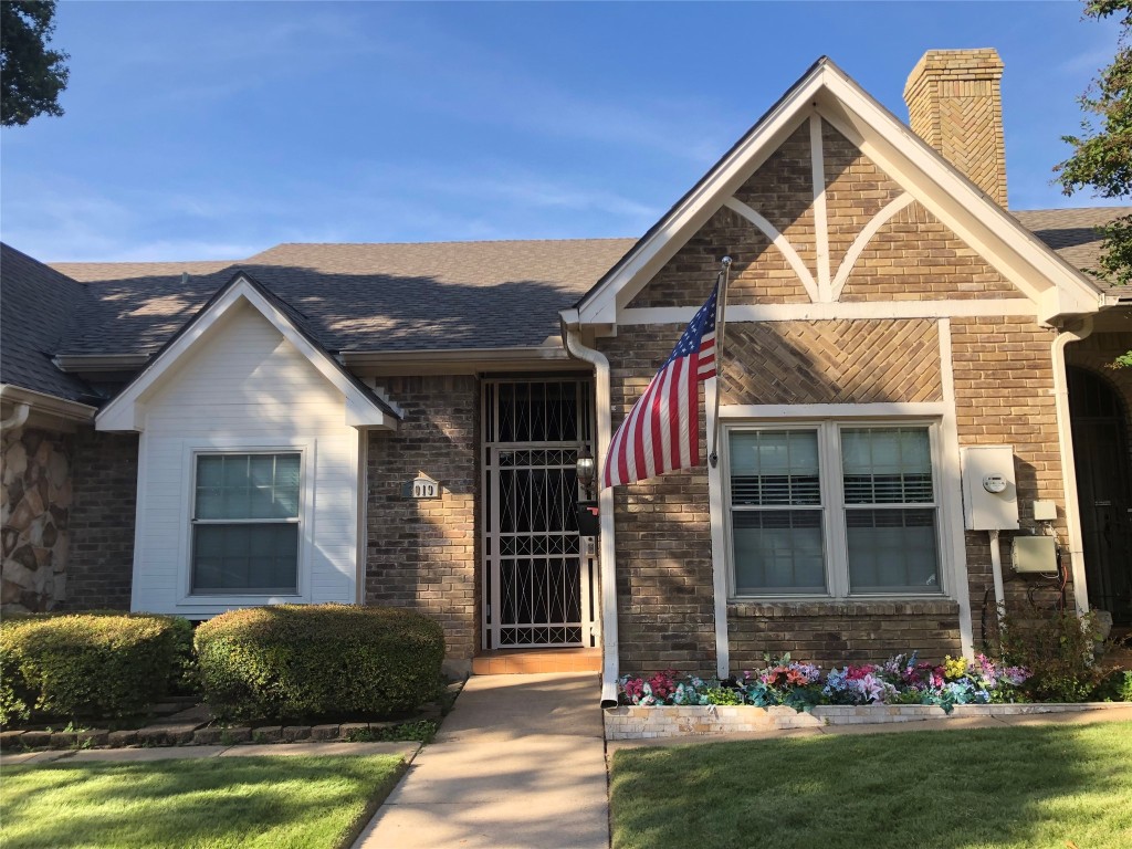 3019 Stonehenge Lane Carrollton TX 75006