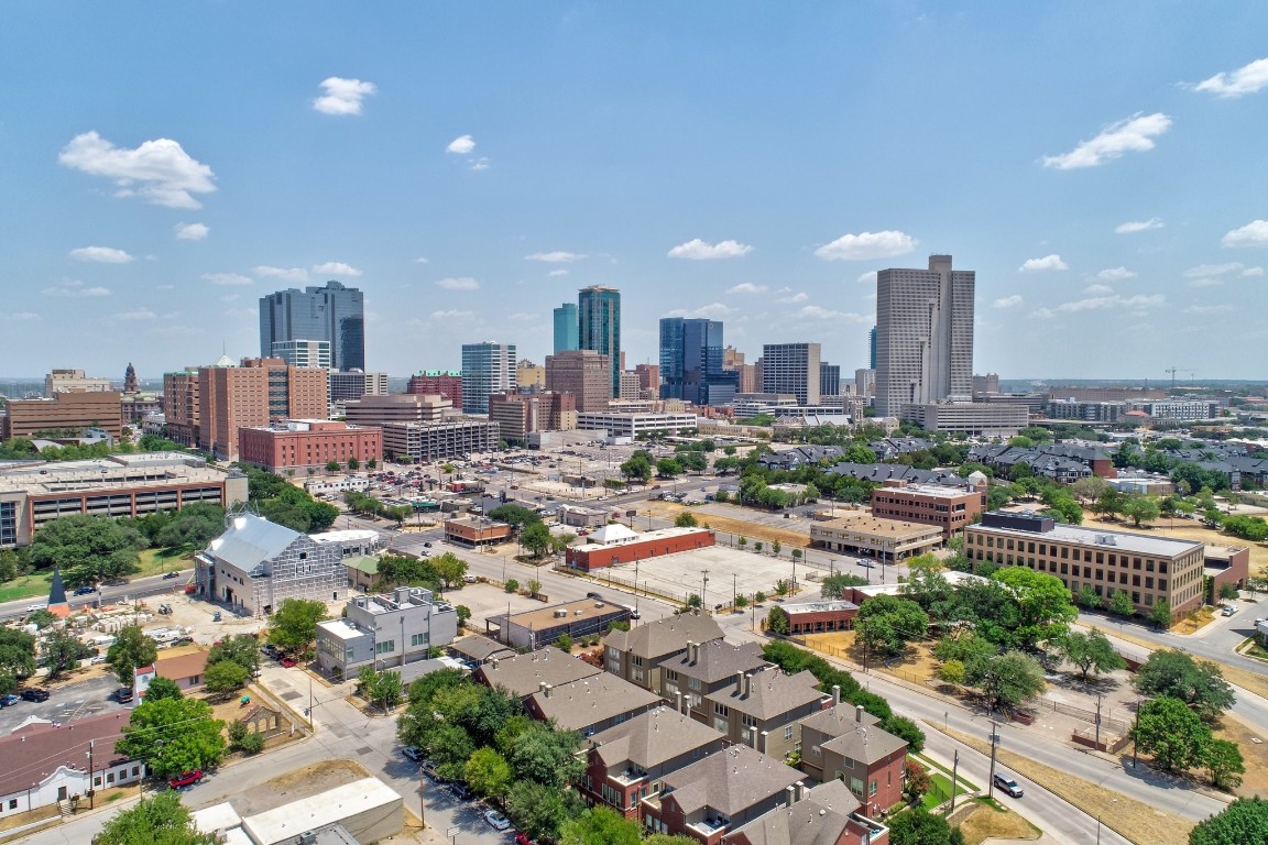 1002 W Belknap Street Fort Worth TX 76102