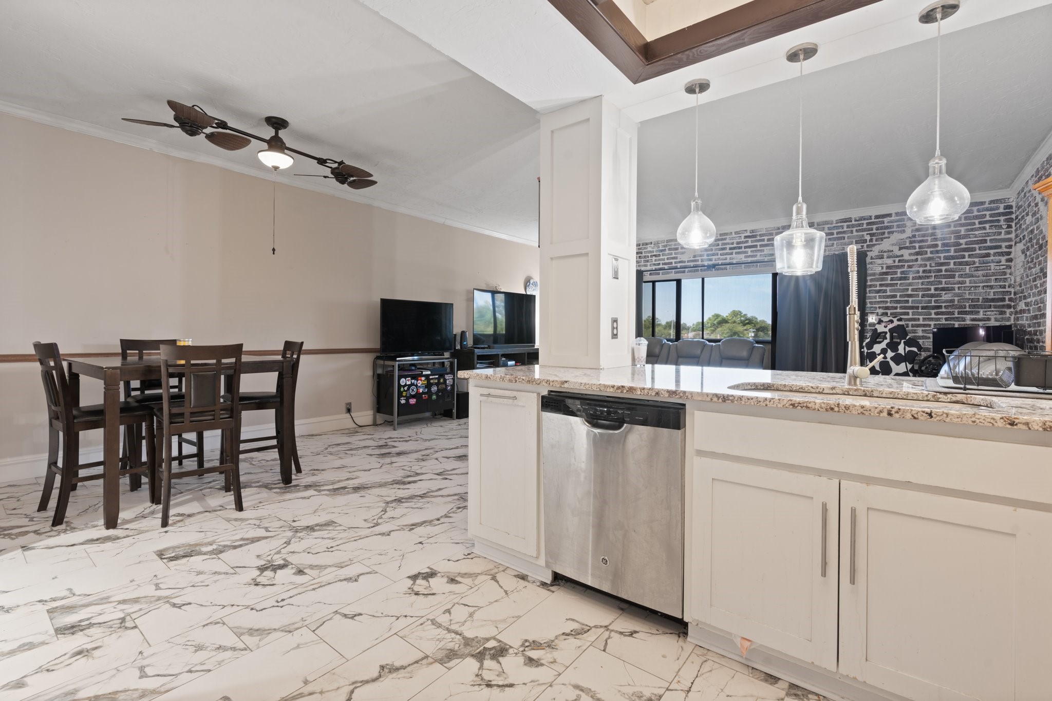 2100 Reflection Bay Drive Arlington TX 76013