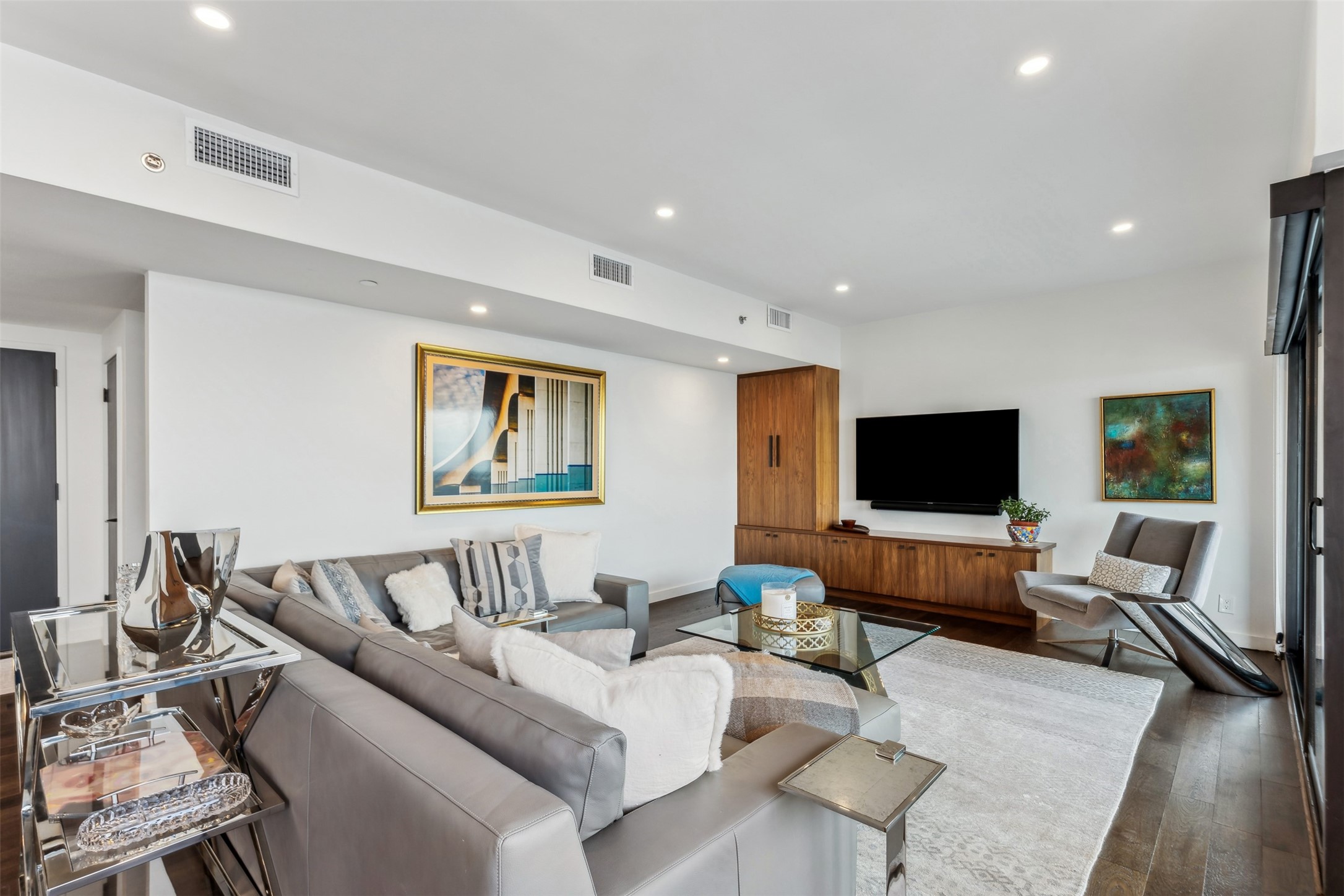 3030 Mckinney Avenue Dallas TX 75204