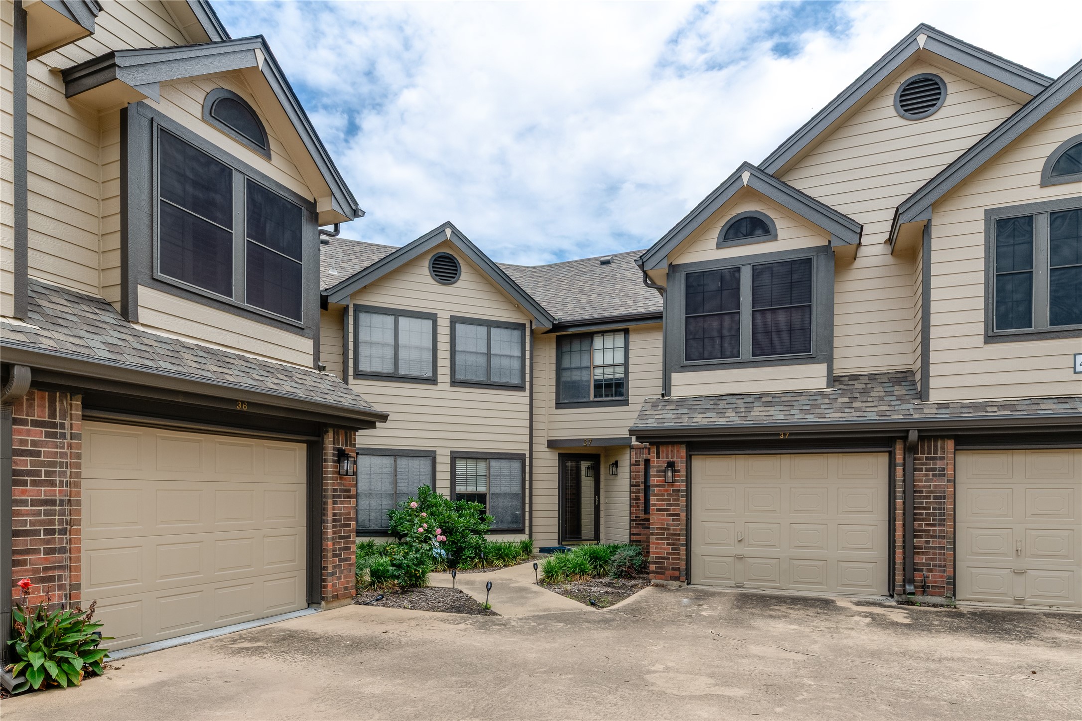 402 Santa Fe Trail Irving TX 75063