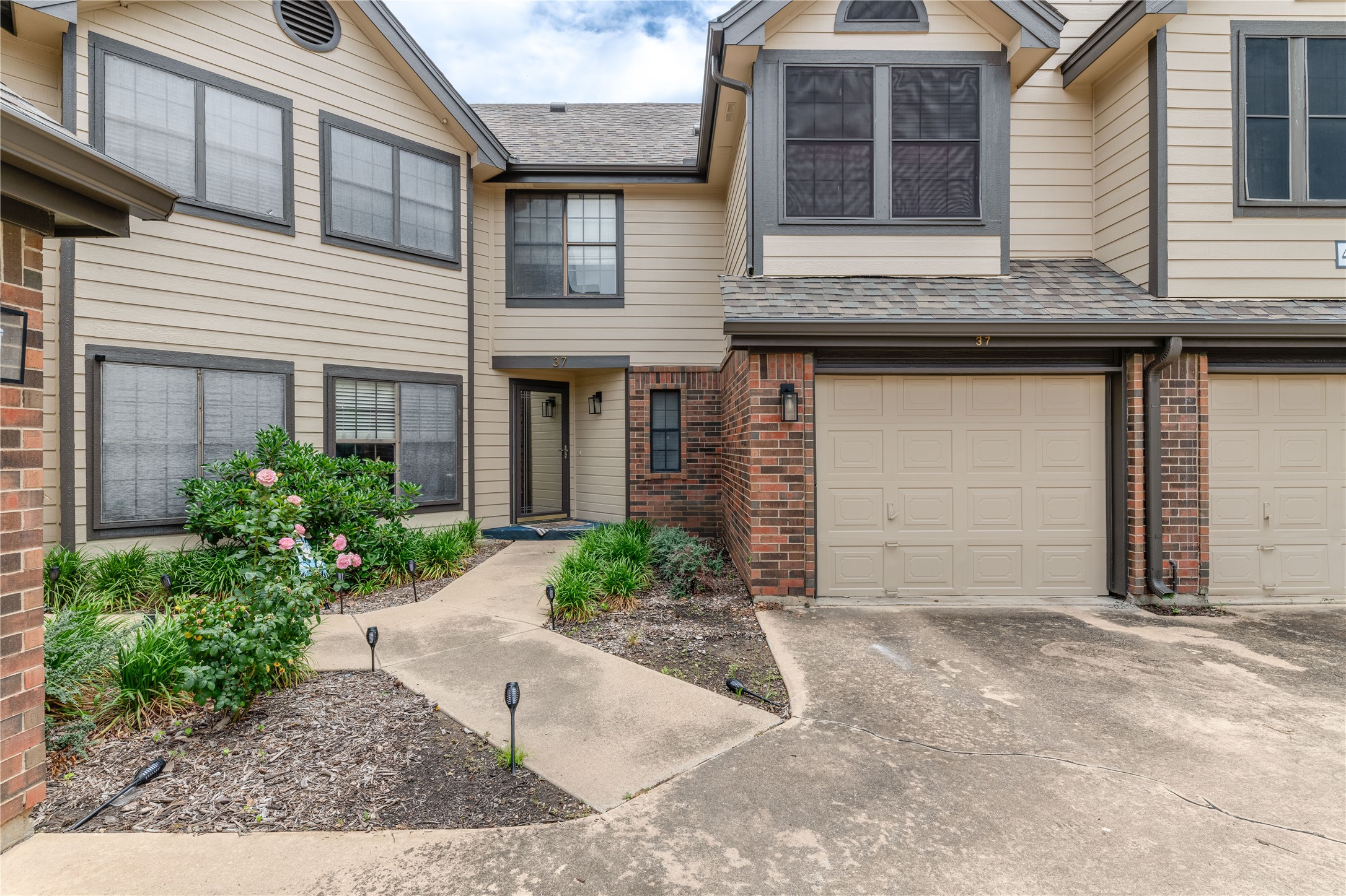 402 Santa Fe Trail Irving TX 75063