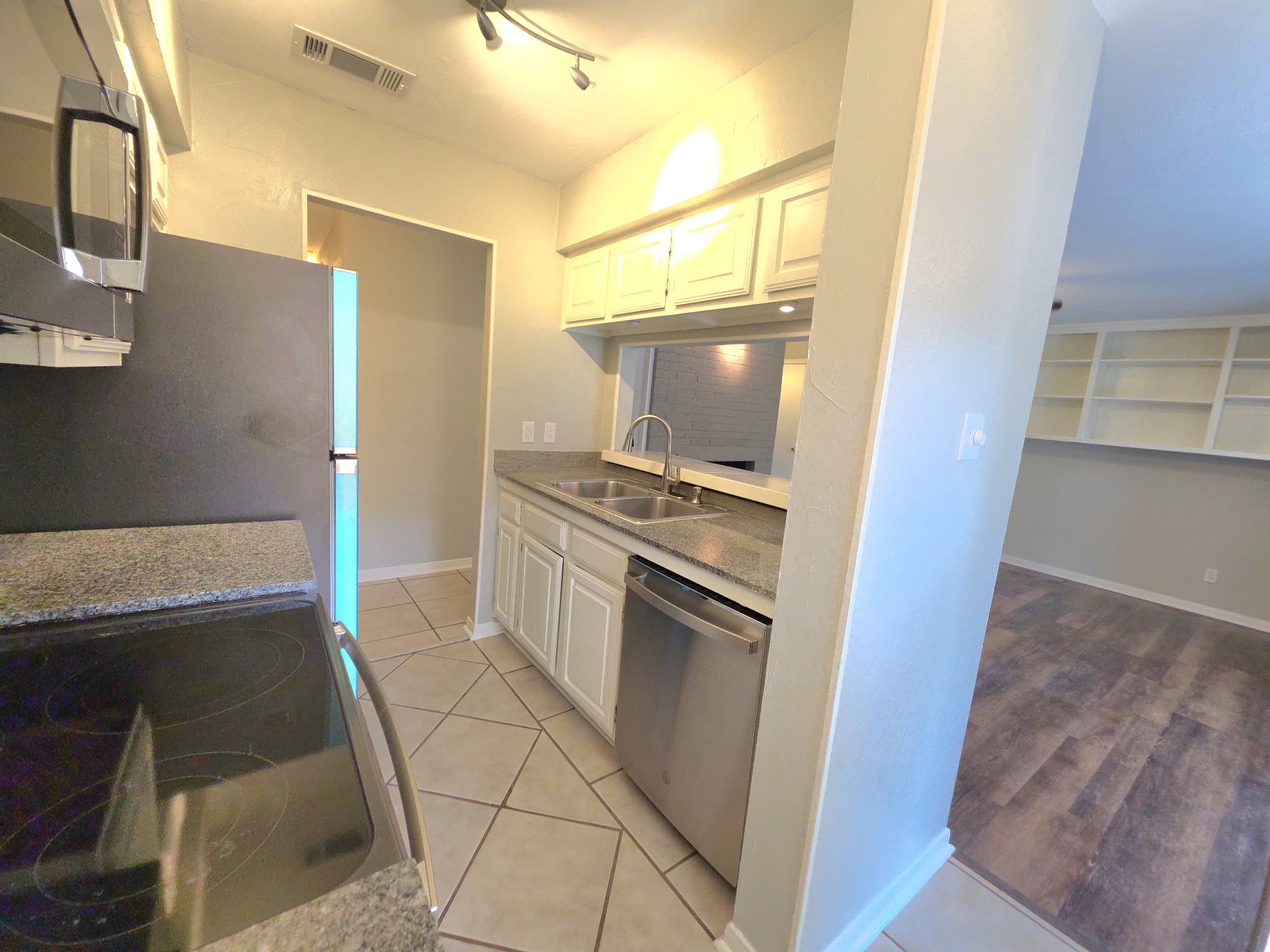 1308 Memory Lane Arlington TX 76011
