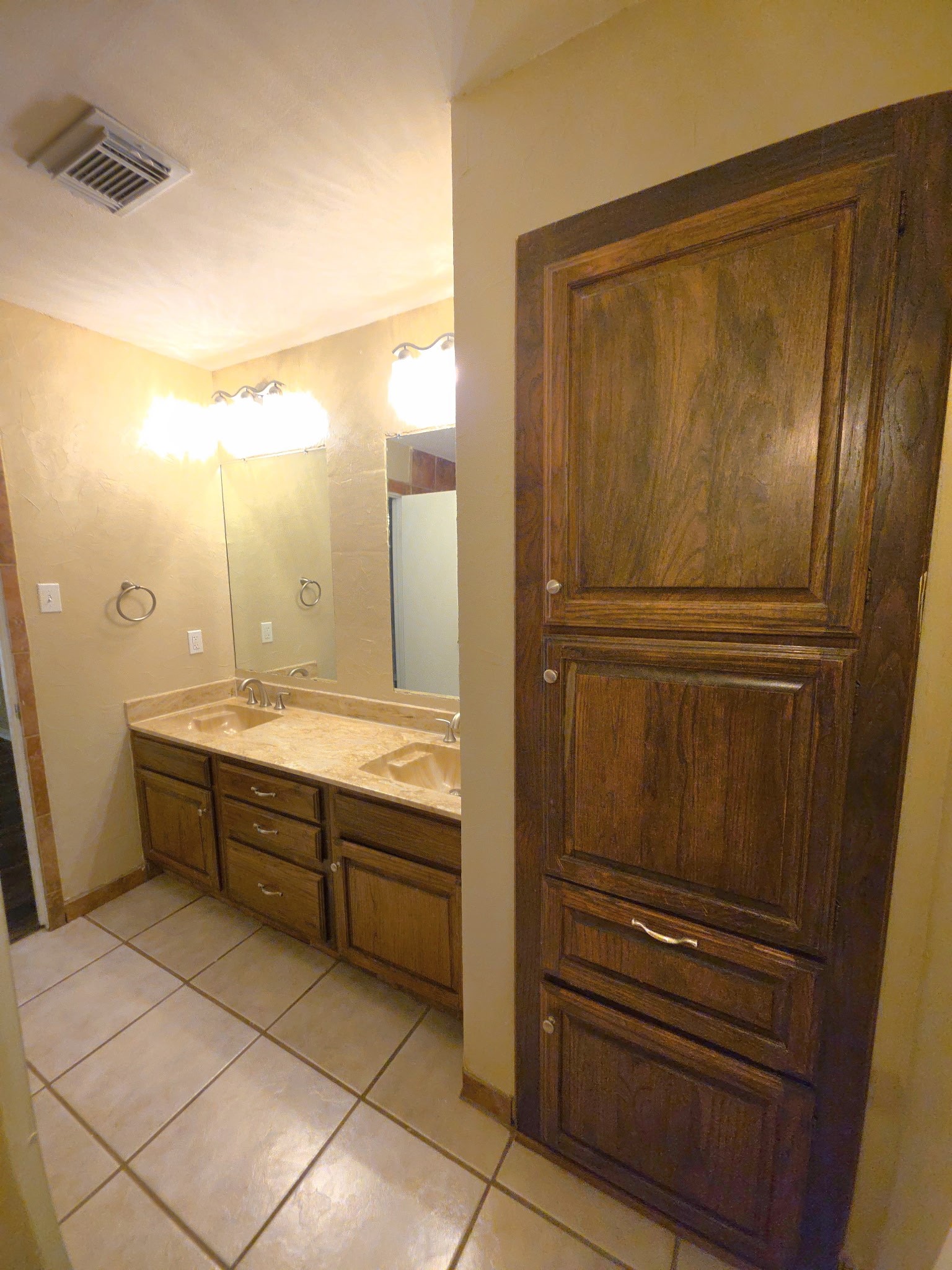 1308 Memory Lane Arlington TX 76011