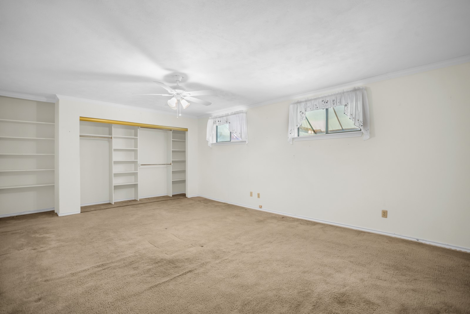 7074 Regalview Circle Dallas TX 75248