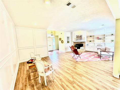 7074 Regalview Circle Dallas TX 75248