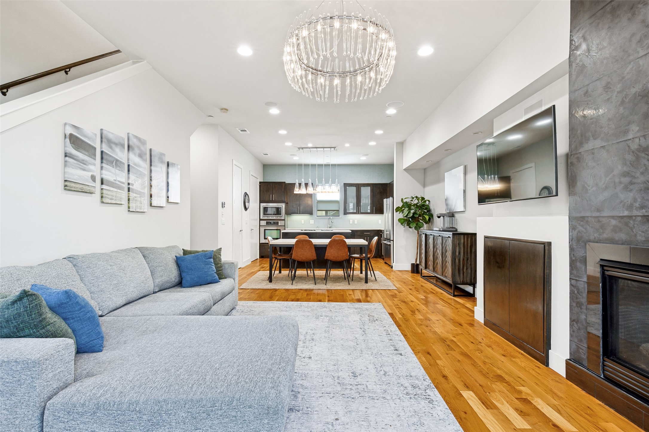 4618 Cedar Springs Road Dallas TX 75219