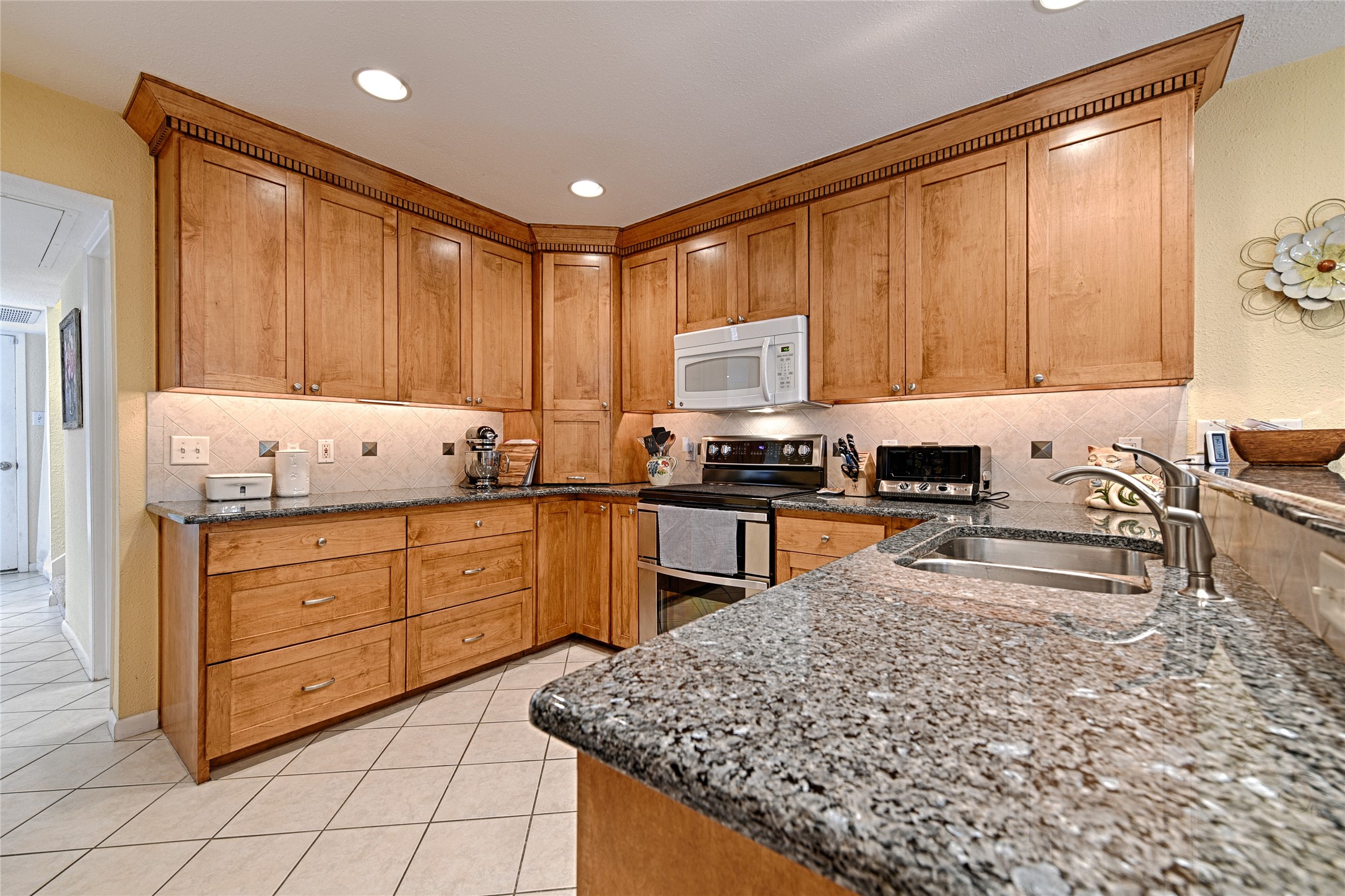 2954 Woodcroft Circle Carrollton TX 75006