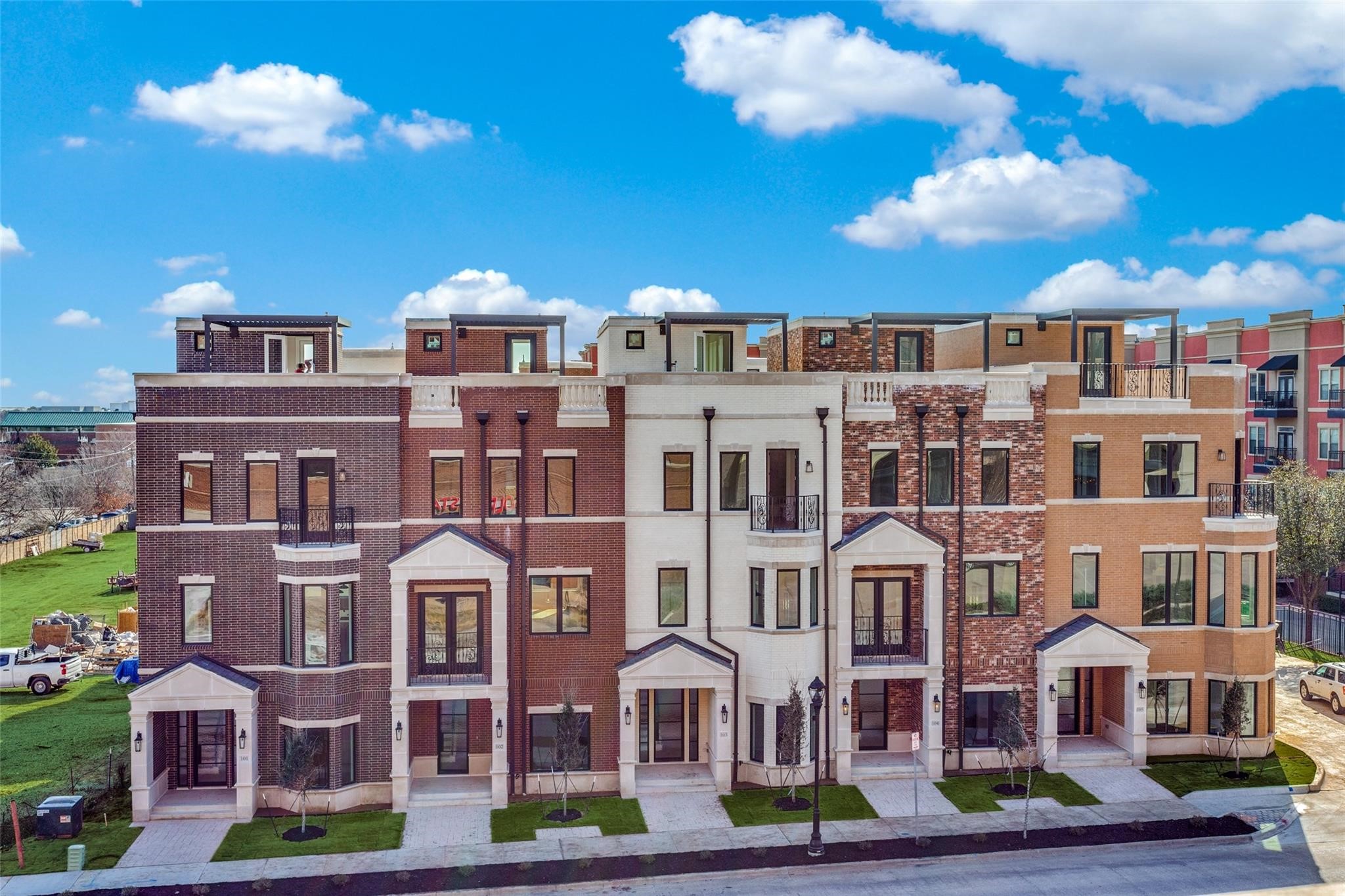 250 E Dallas Street Grapevine TX 76051