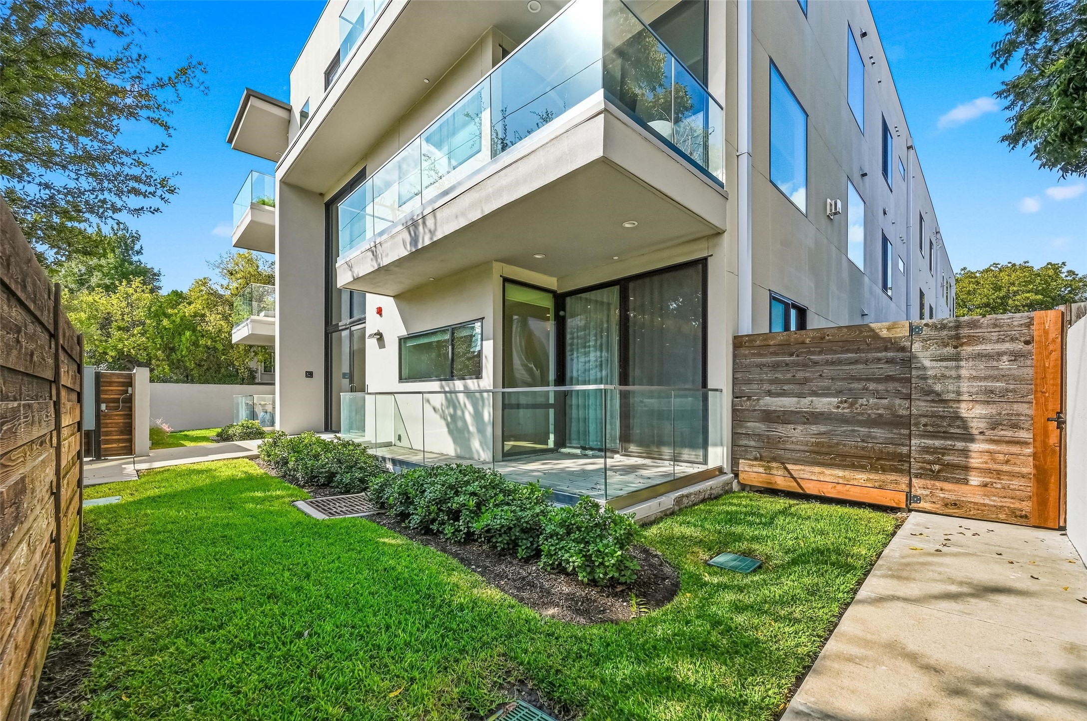 3923 Cole Avenue Dallas TX 75204