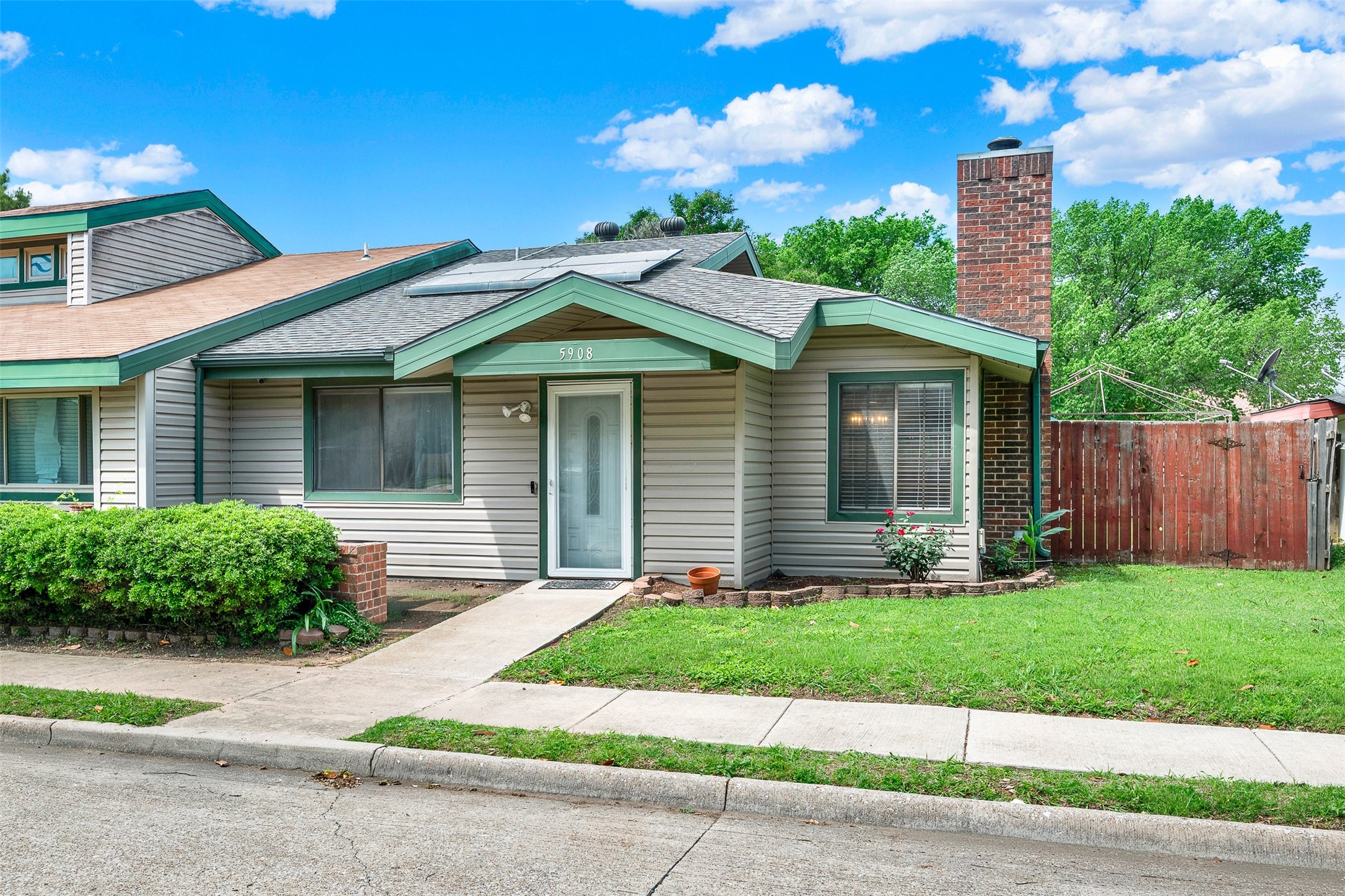 5908 Baroncrest Drive Arlington TX 76017