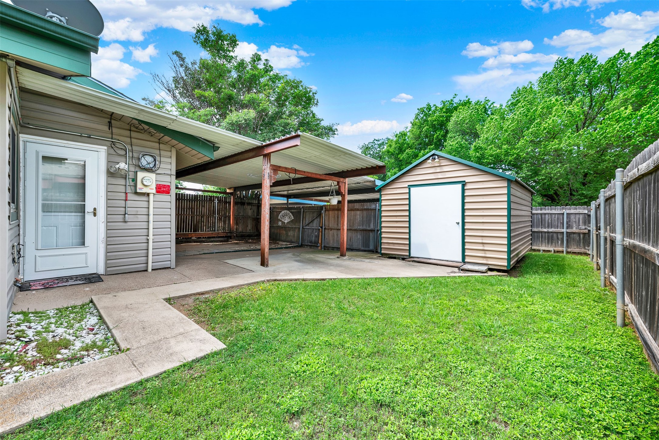 5908 Baroncrest Drive Arlington TX 76017
