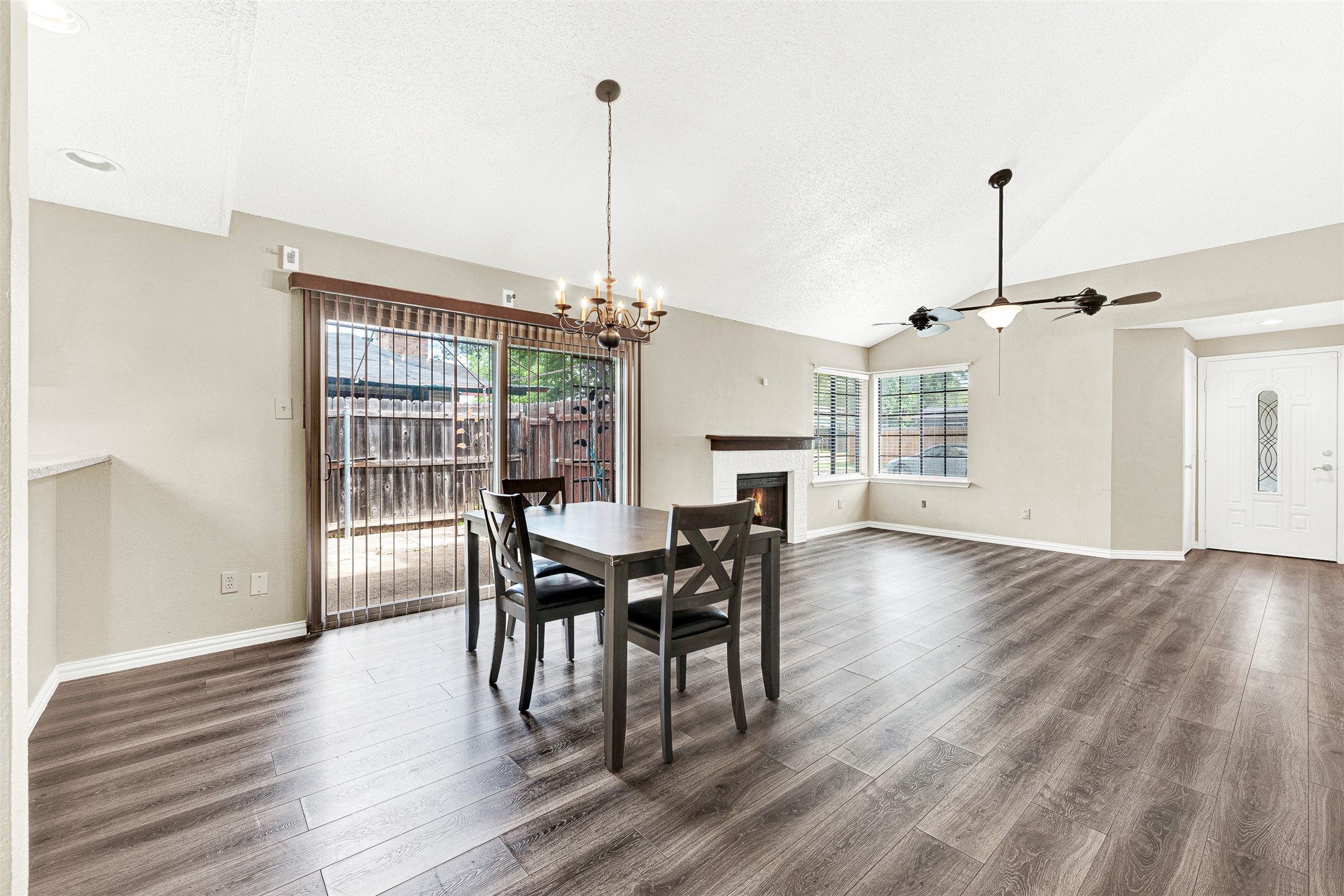 5908 Baroncrest Drive Arlington TX 76017