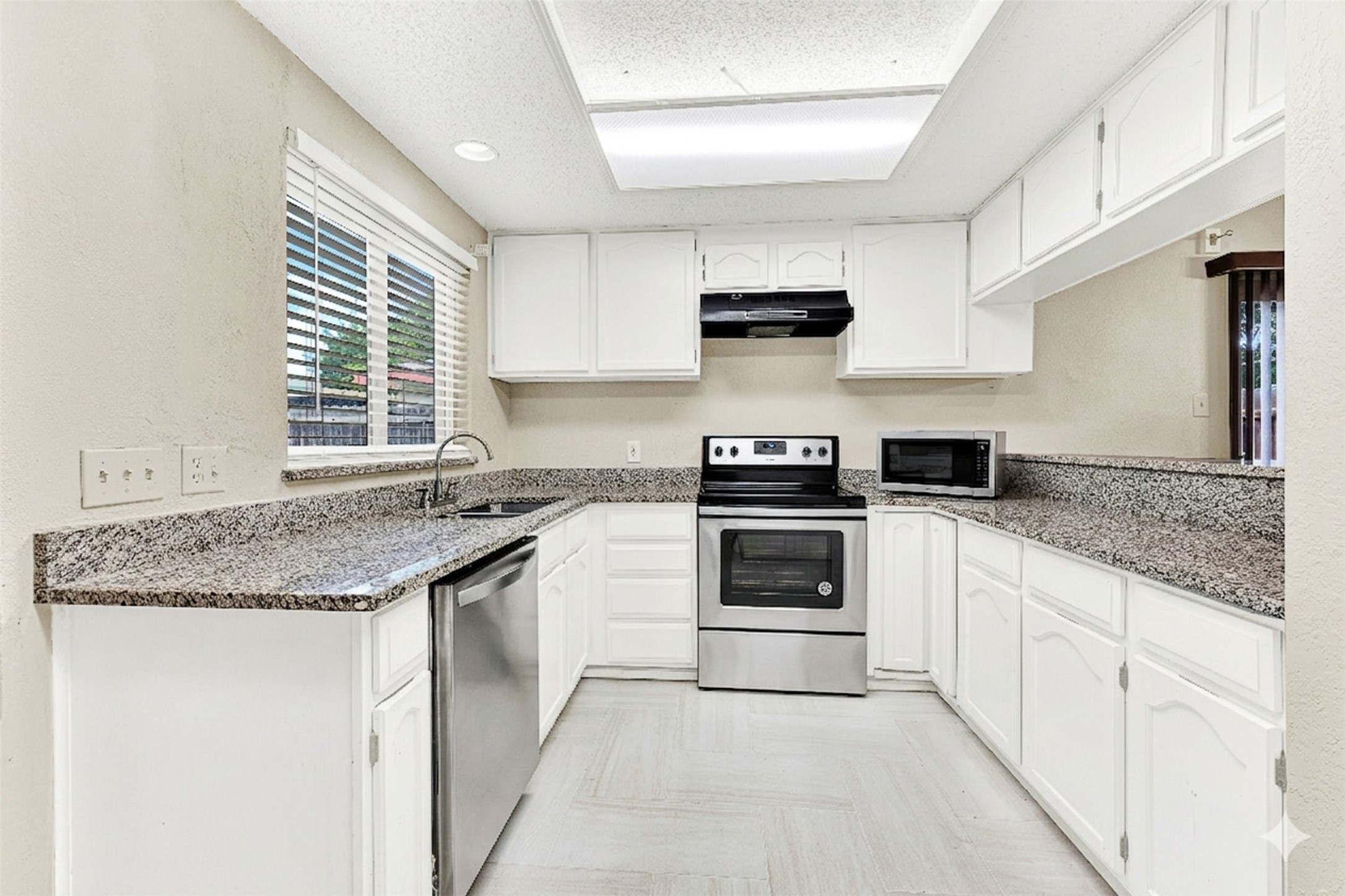5908 Baroncrest Drive Arlington TX 76017