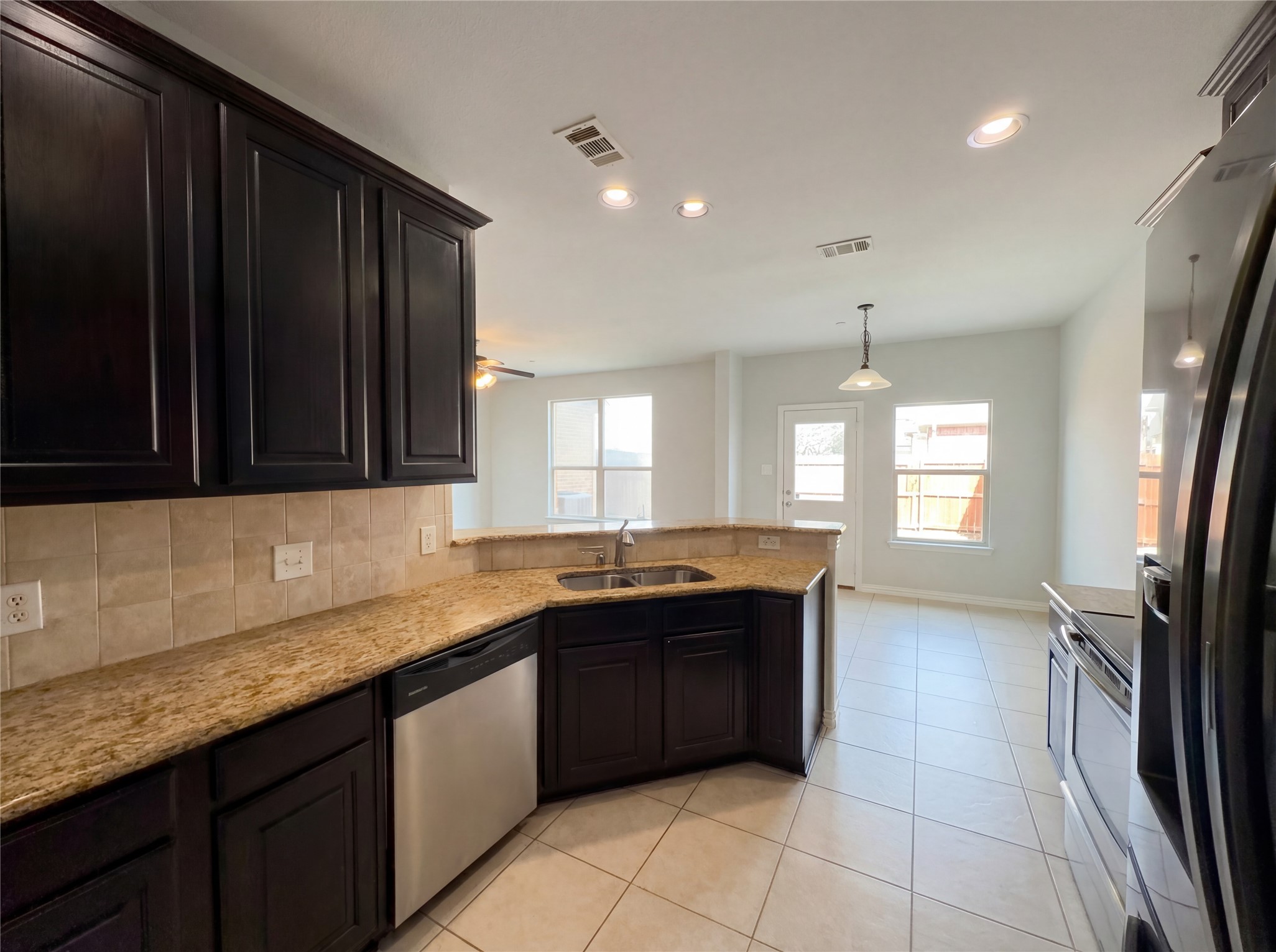 949 Wellington Drive Lewisville TX 75067