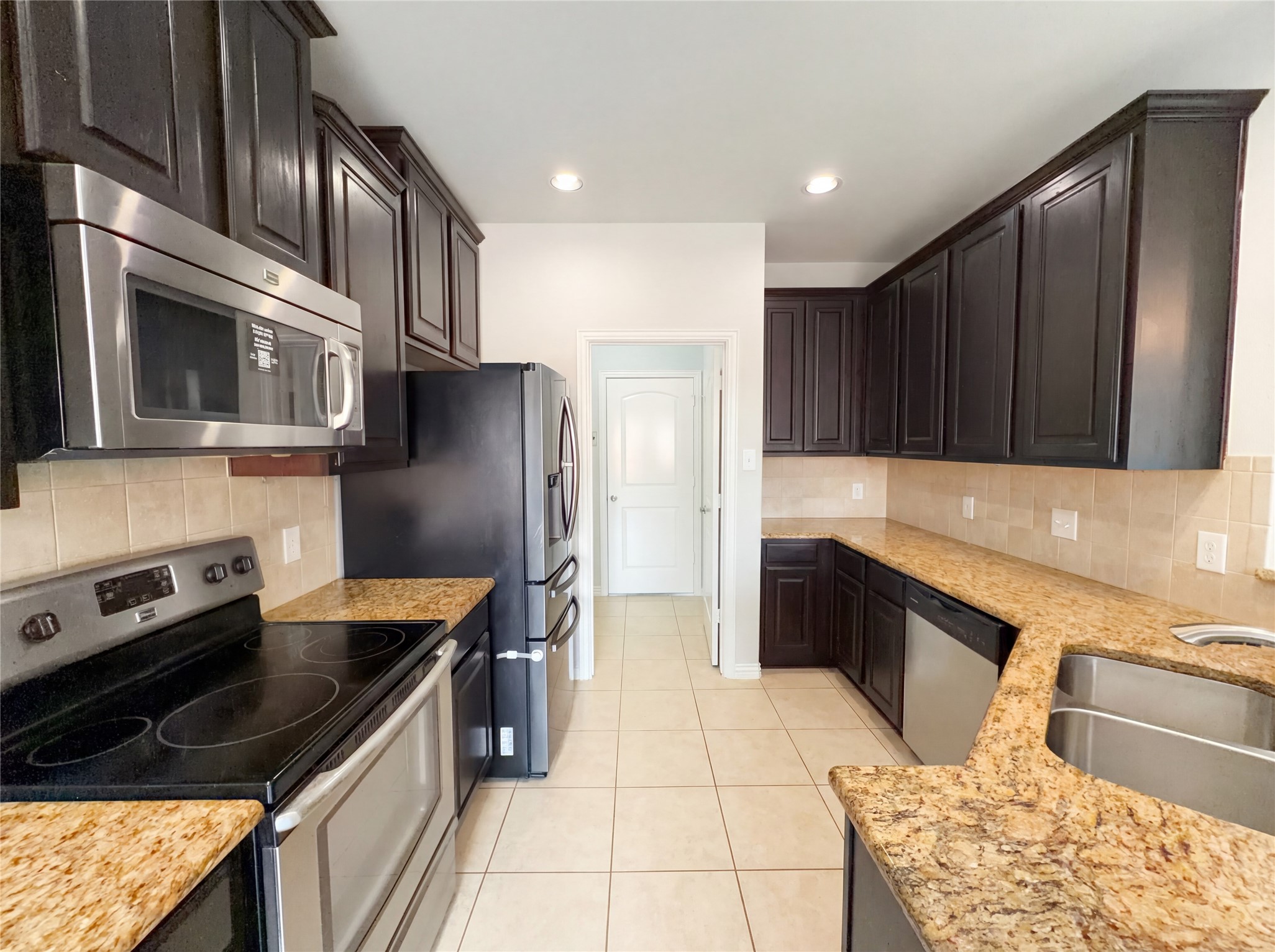 949 Wellington Drive Lewisville TX 75067