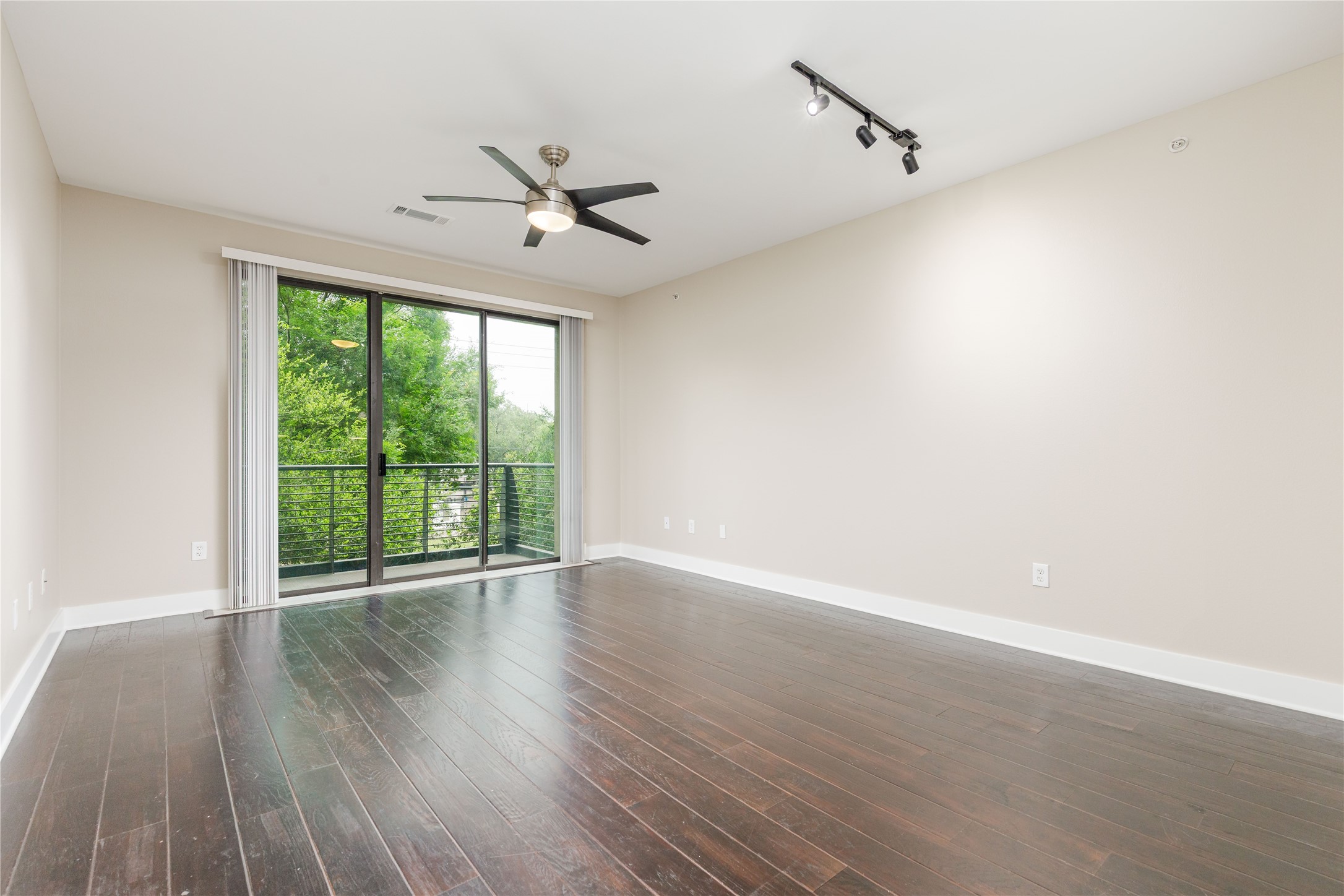 4605 Cedar Springs Road Dallas TX 75219