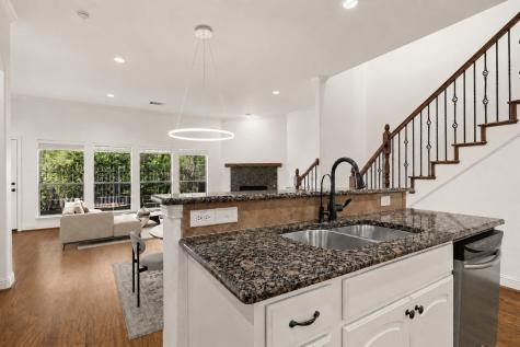 8813 Tudor Place Dallas TX 75228