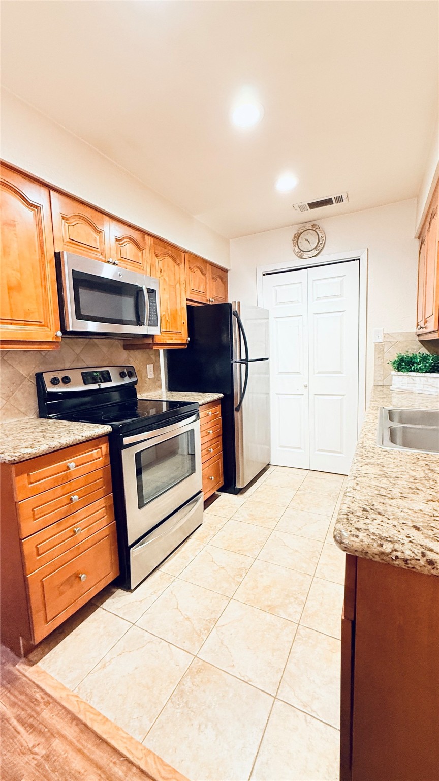 5761 Cedar Creek Drive Benbrook TX 76109