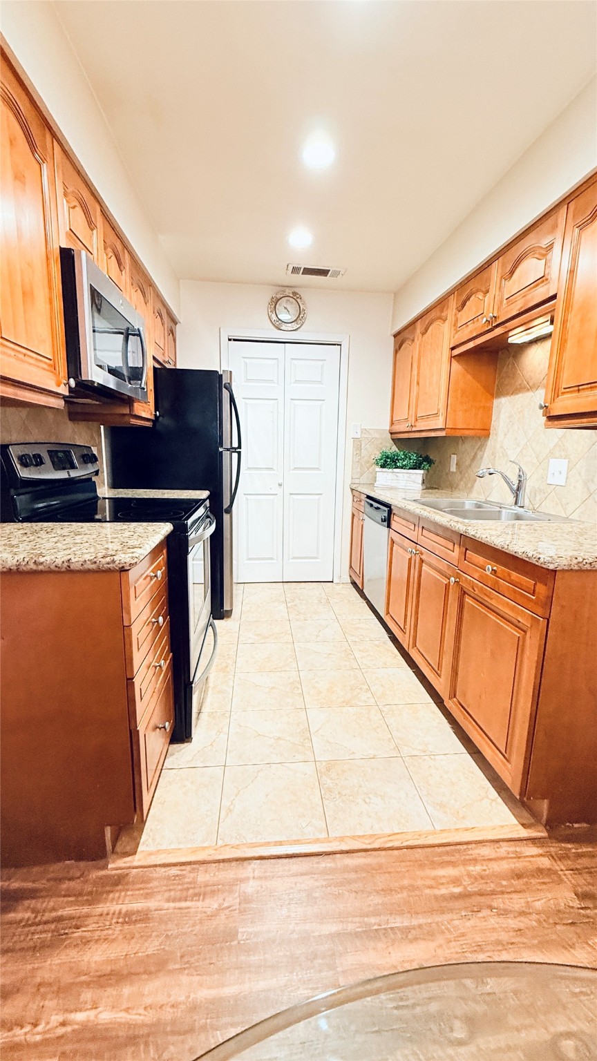 5761 Cedar Creek Drive Benbrook TX 76109