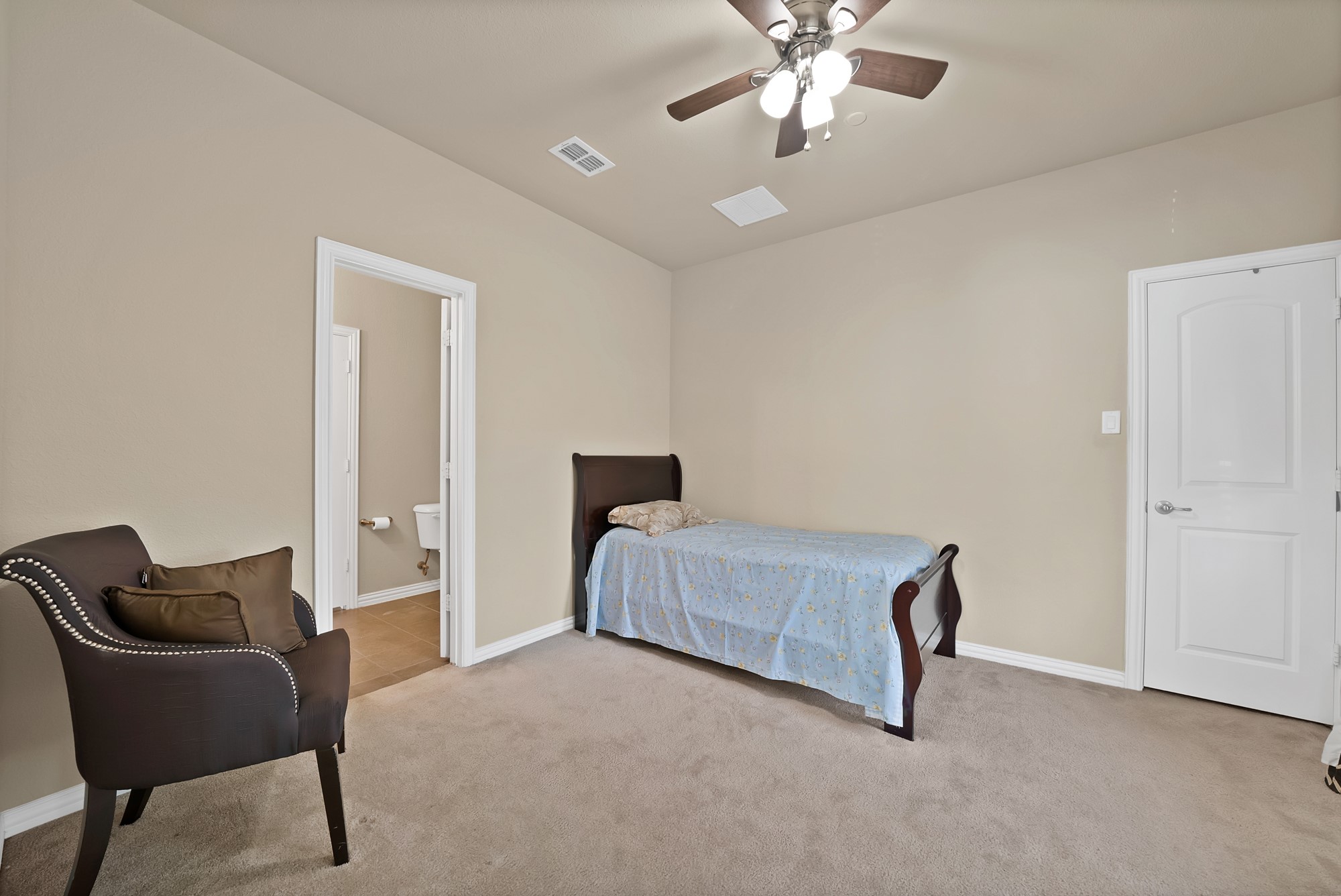 1946 Sherburne Street Lewisville TX 75067