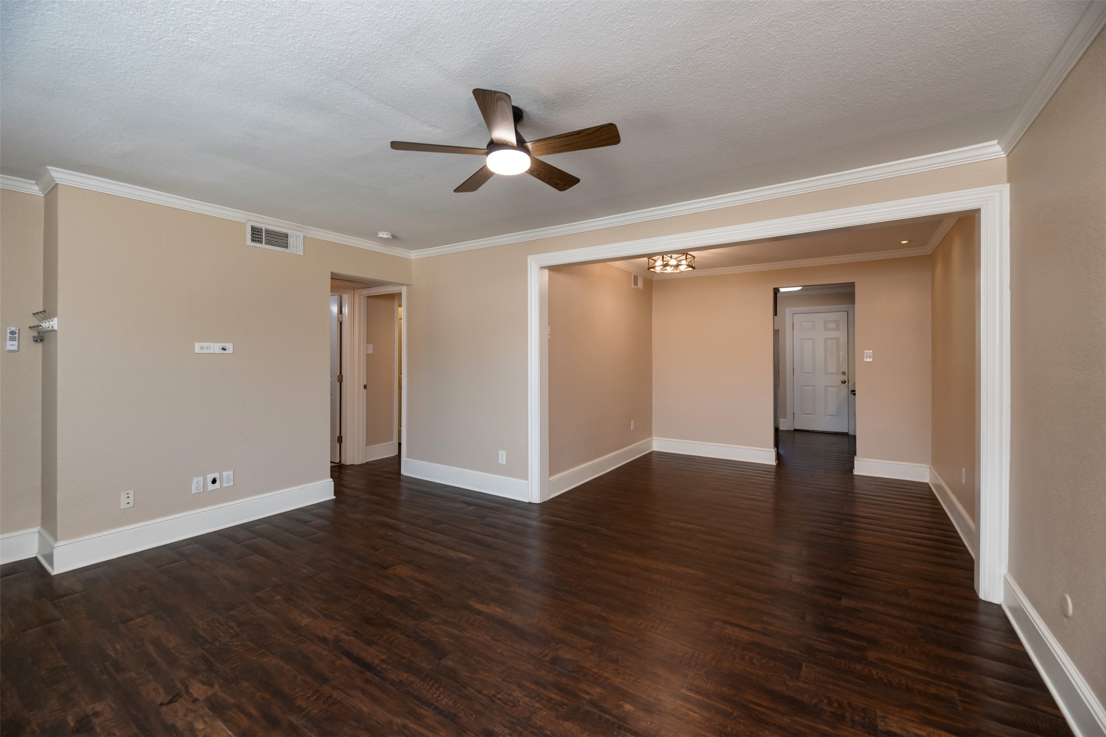 10252 Regal Oaks Drive Dallas TX 75230