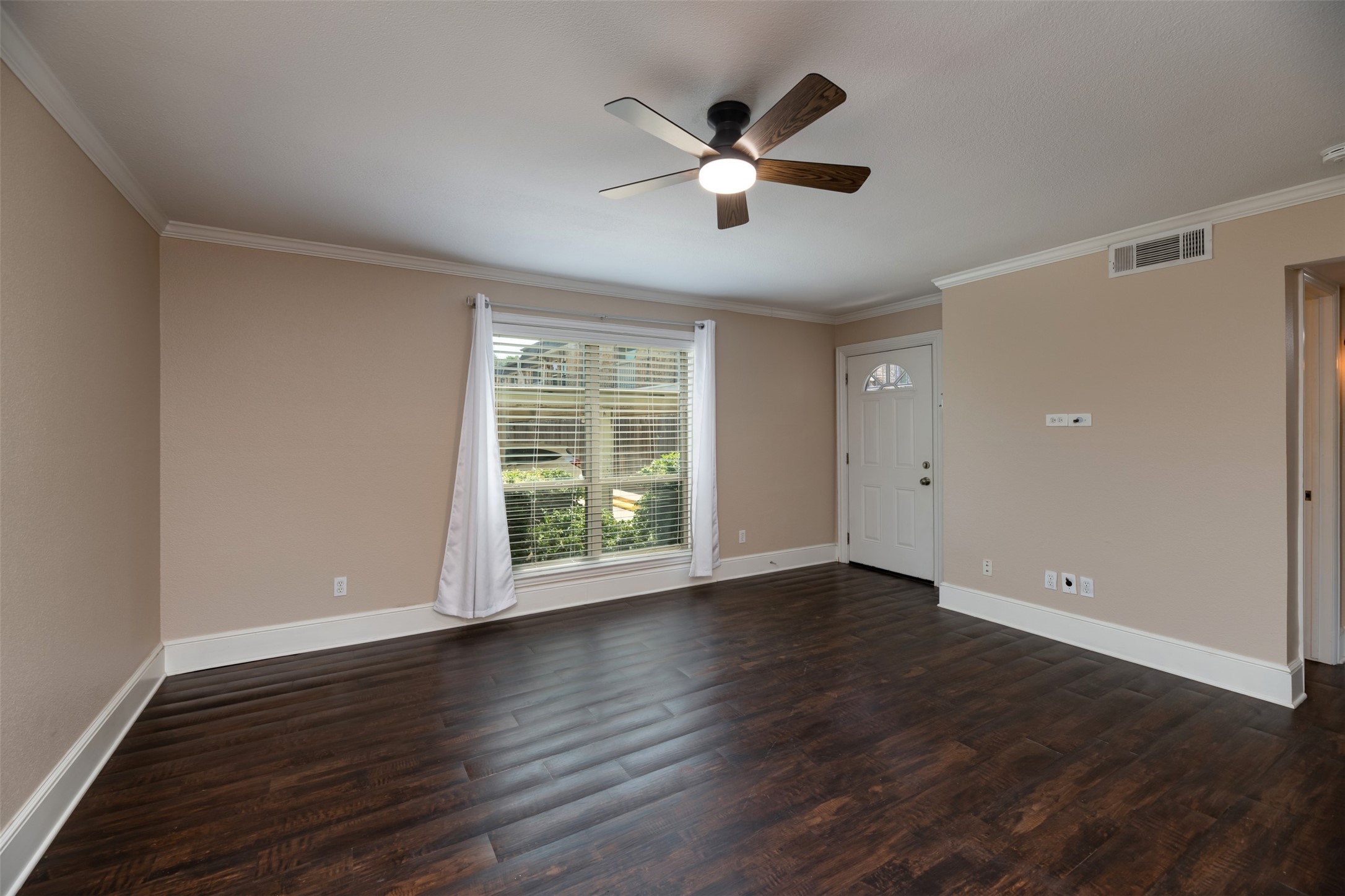 10252 Regal Oaks Drive Dallas TX 75230