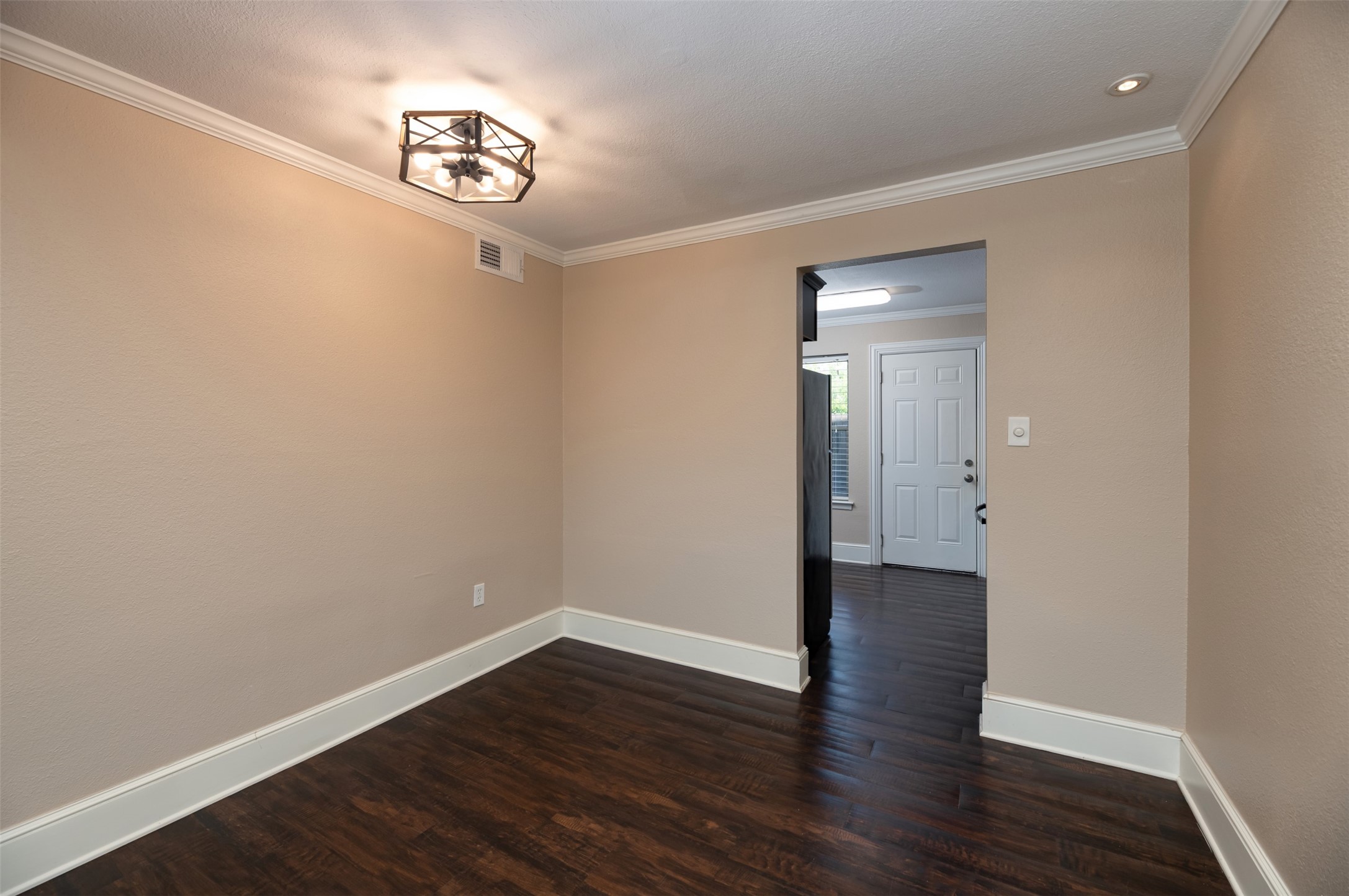 10252 Regal Oaks Drive Dallas TX 75230
