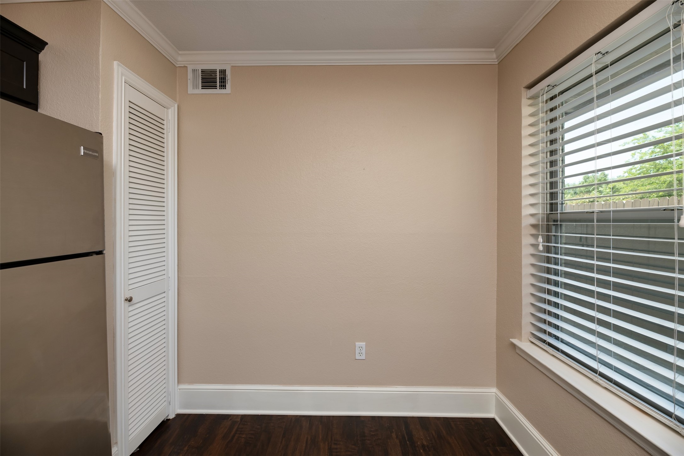 10252 Regal Oaks Drive Dallas TX 75230