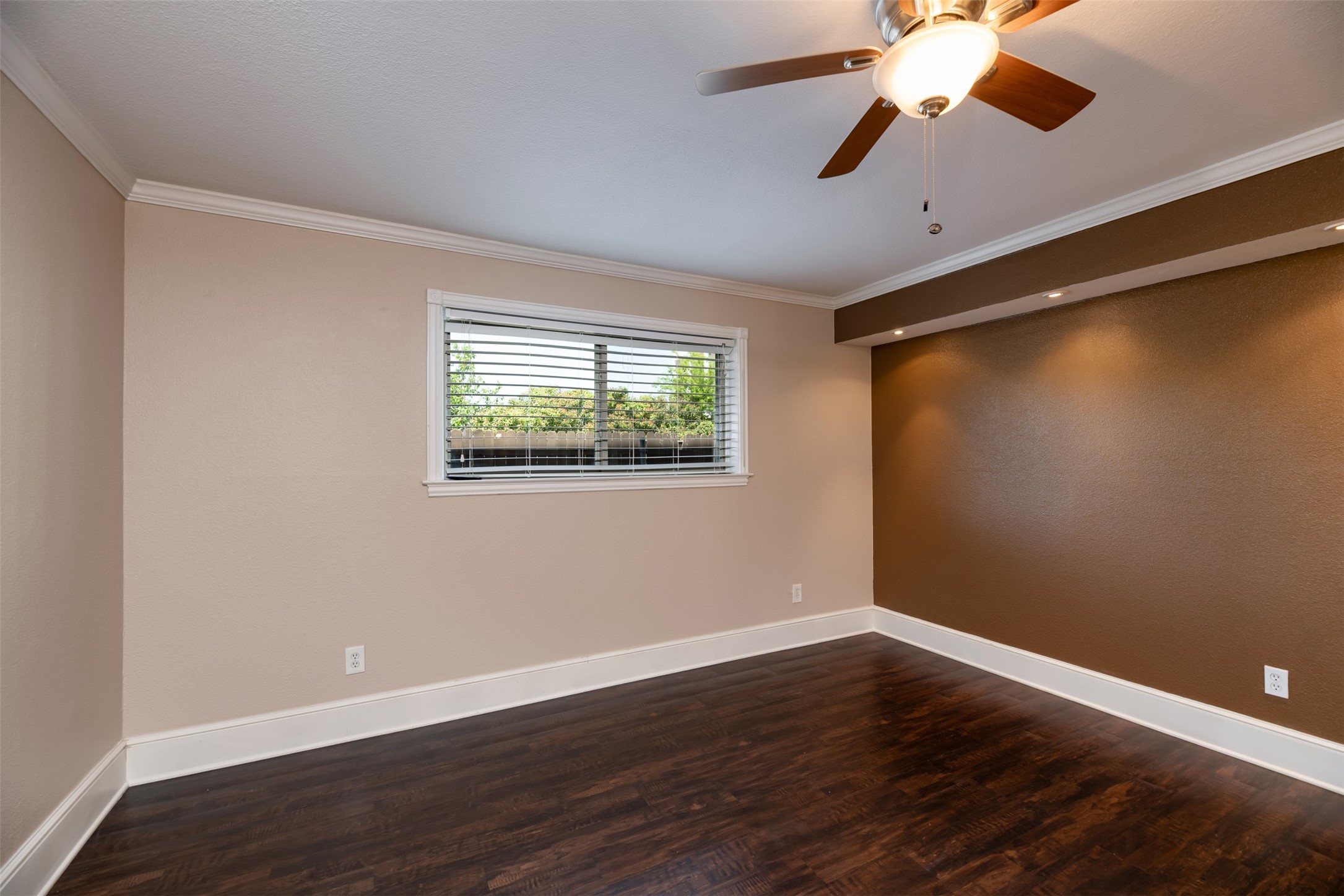 10252 Regal Oaks Drive Dallas TX 75230