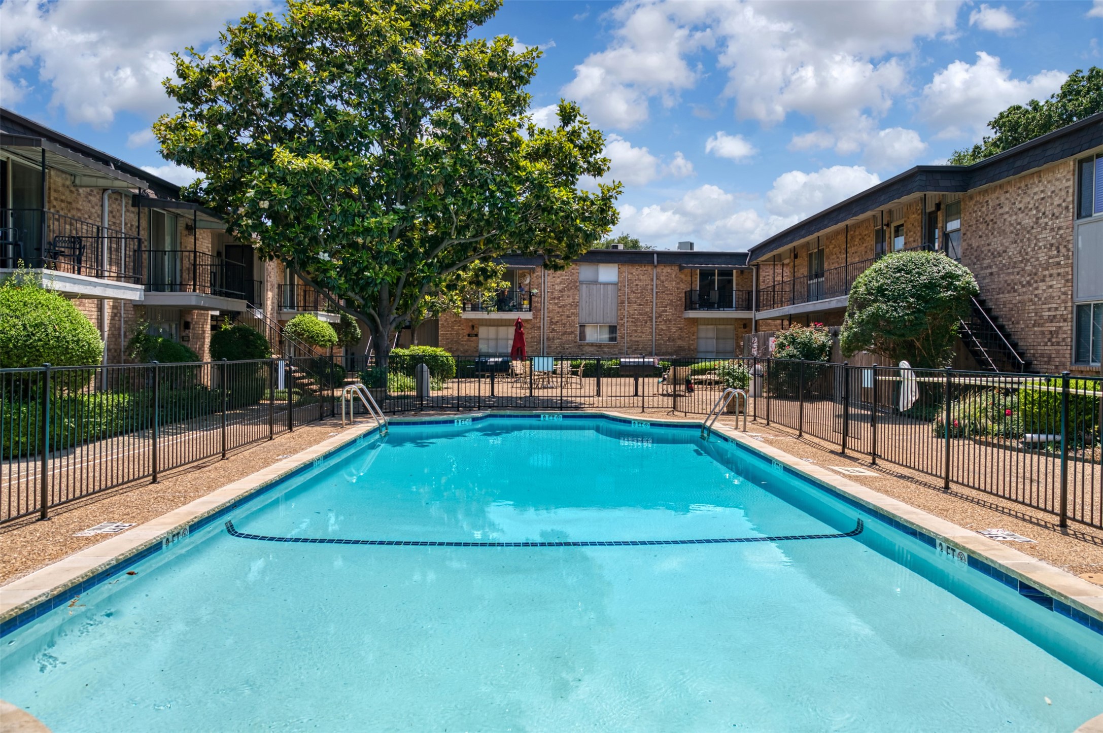 10252 Regal Oaks Drive Dallas TX 75230