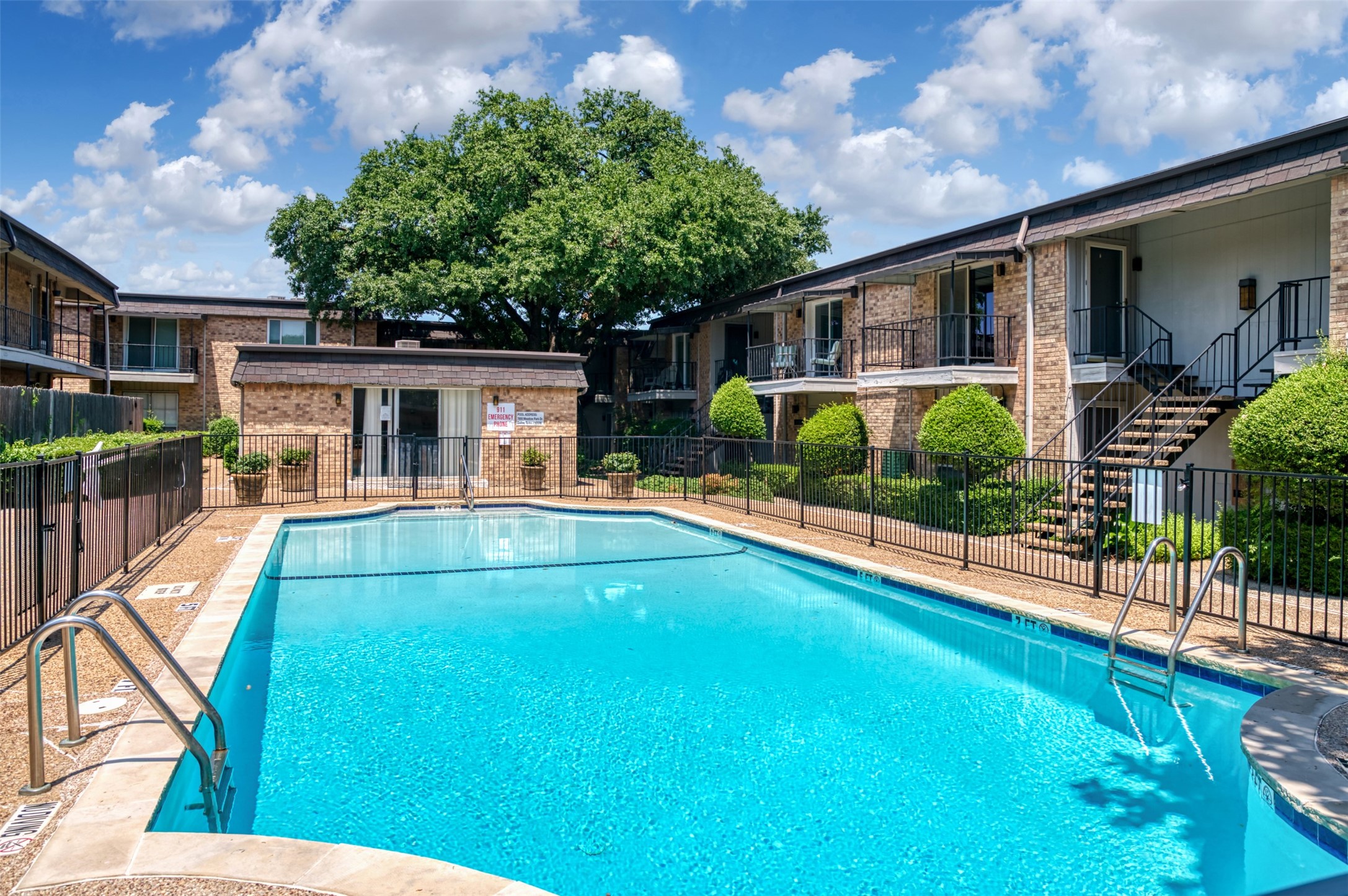 10252 Regal Oaks Drive Dallas TX 75230