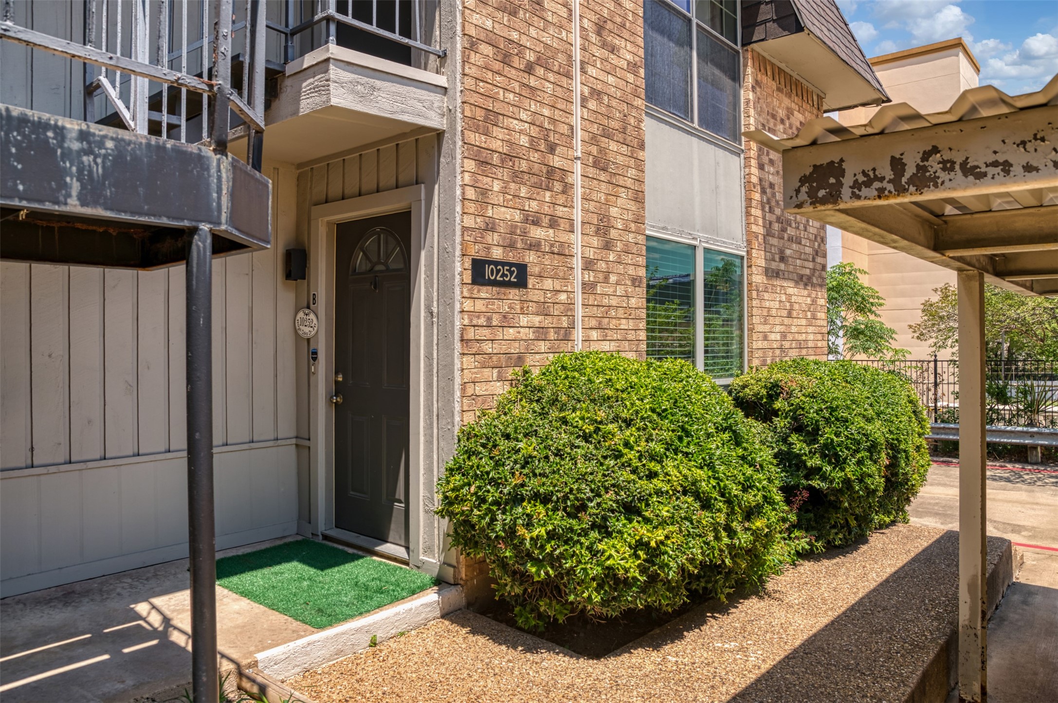 10252 Regal Oaks Drive Dallas TX 75230