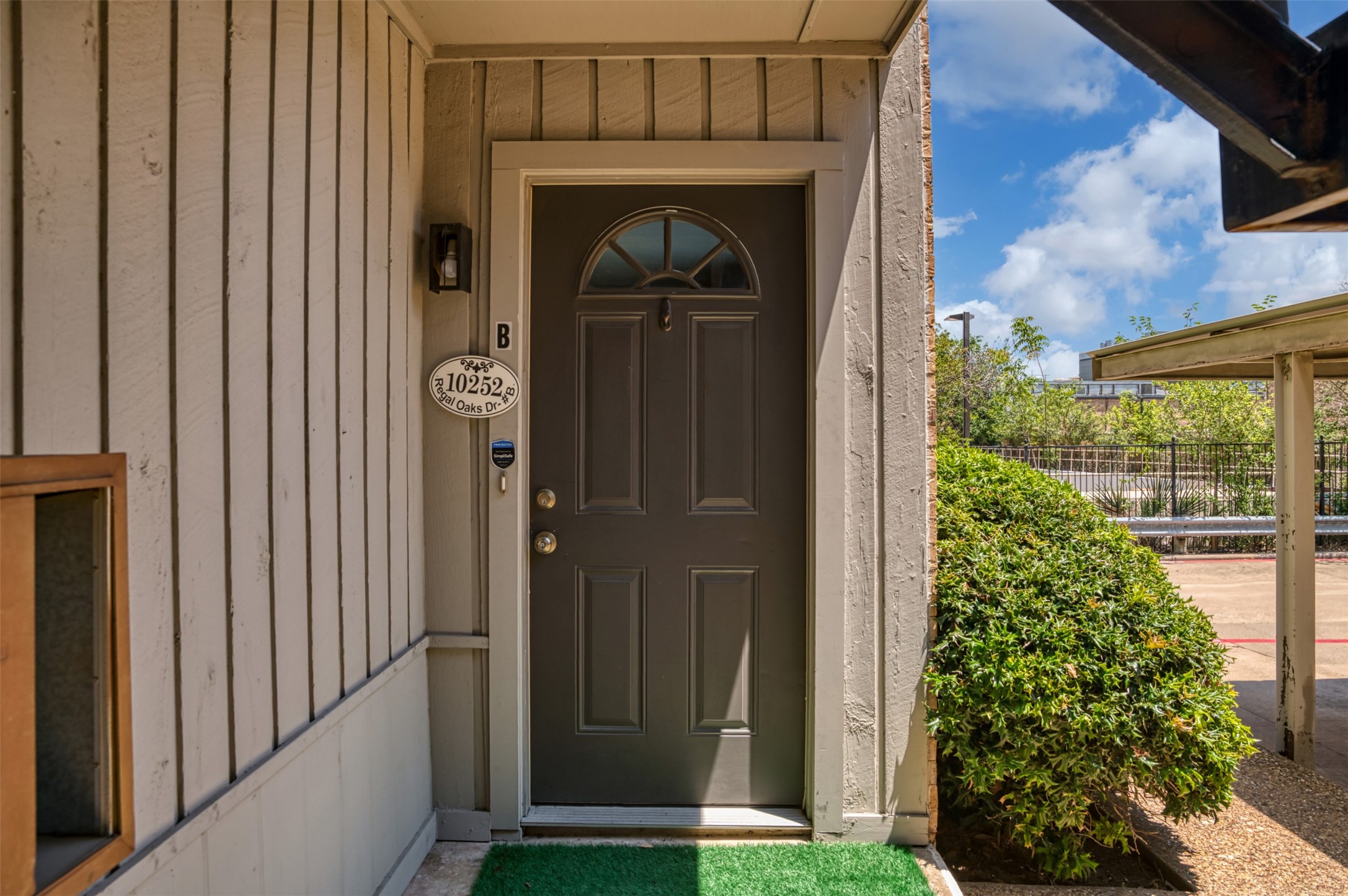 10252 Regal Oaks Drive Dallas TX 75230