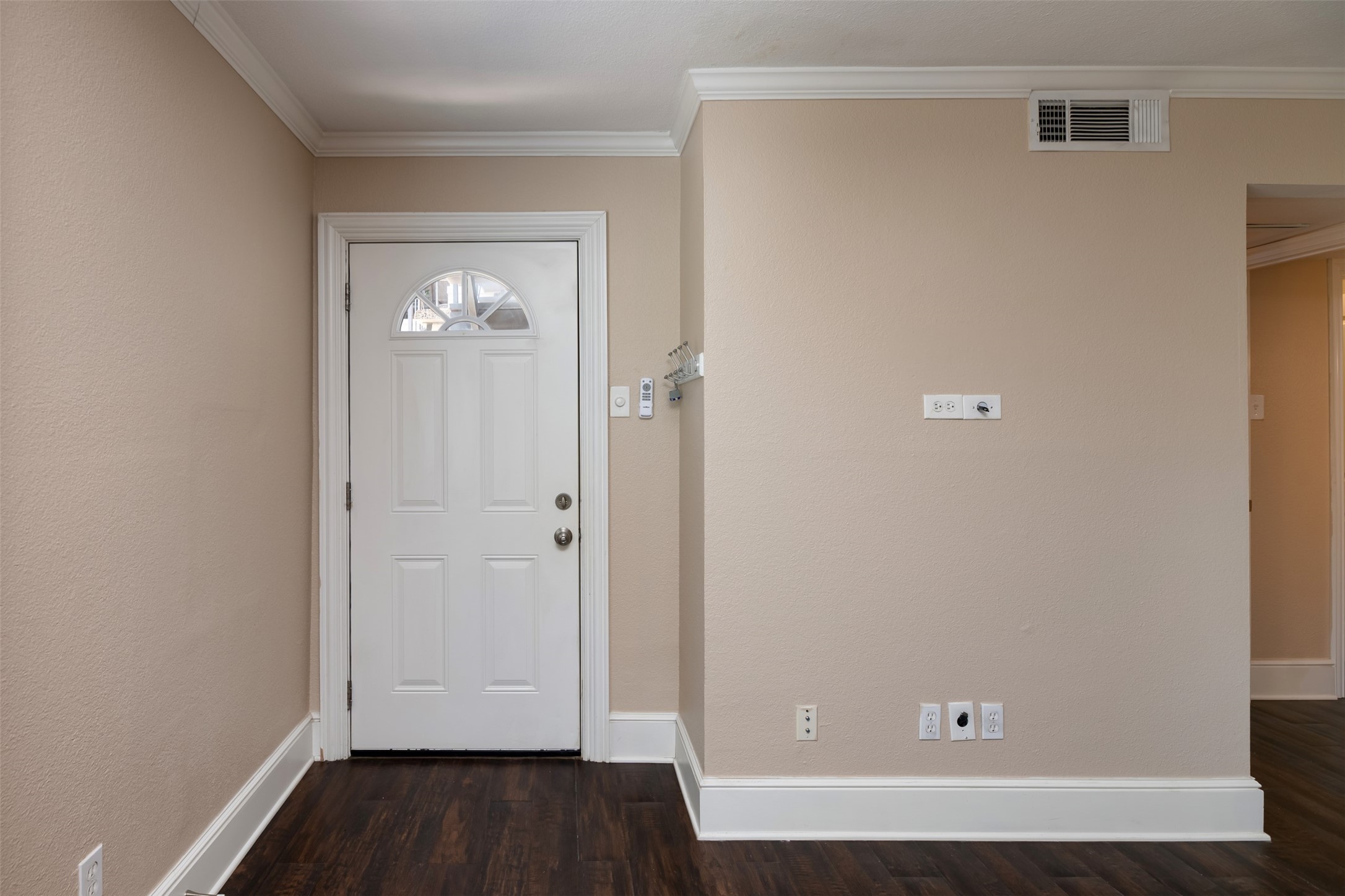 10252 Regal Oaks Drive Dallas TX 75230
