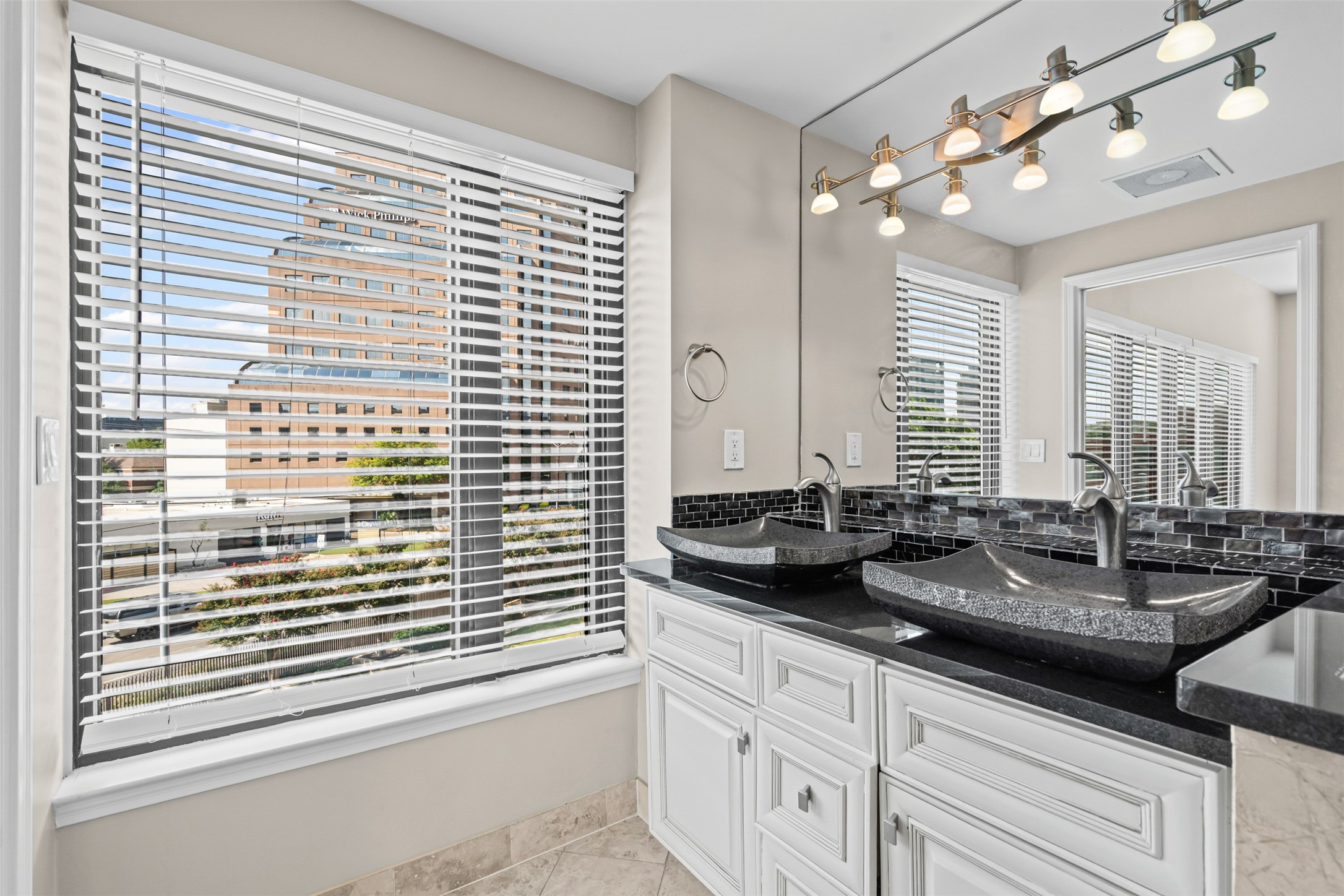 3030 Mckinney Avenue Dallas TX 75204