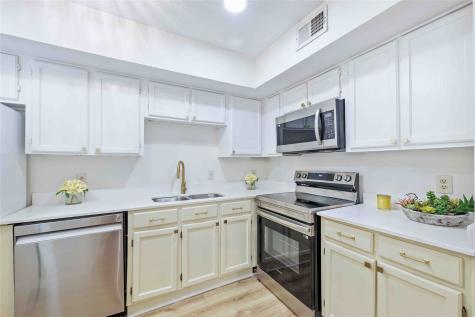2310 Balsam Drive Arlington TX 76006