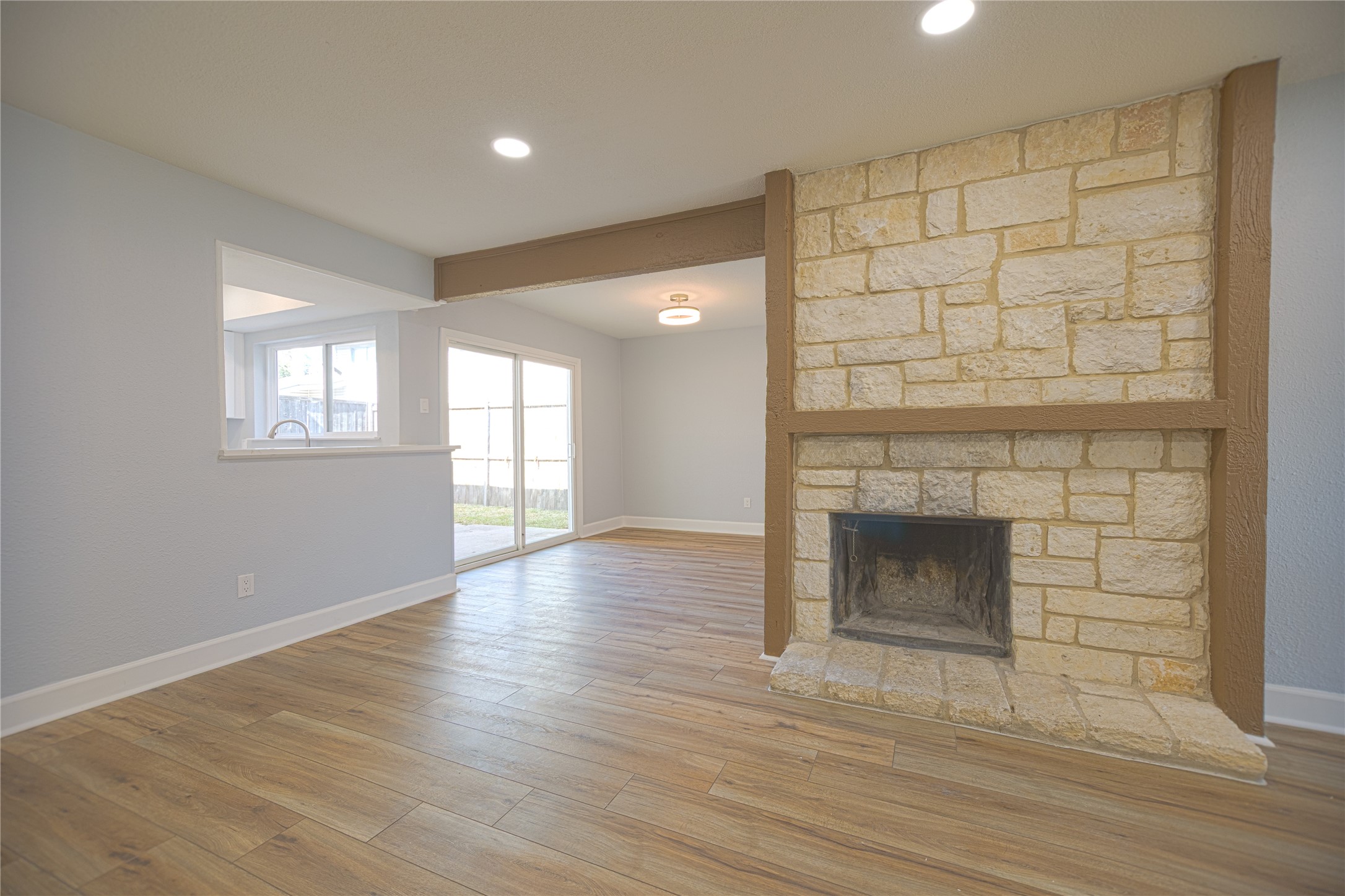 733 Intrepid Drive Garland TX 75043