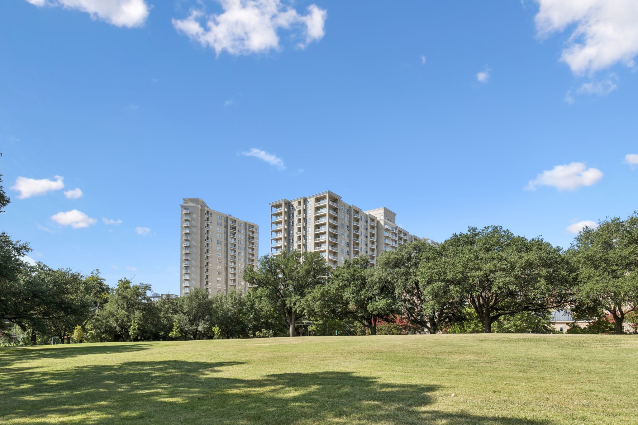 3225 Turtle Creek Boulevard Dallas TX 75219
