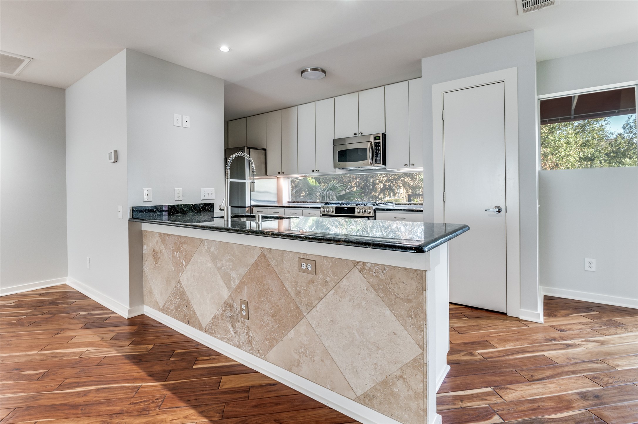 4213 Dickason Avenue Dallas TX 75219