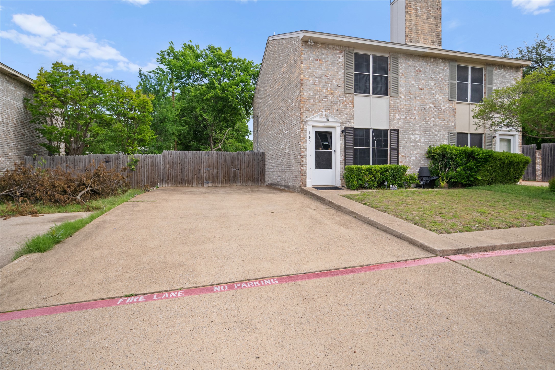 139 Graystone Place Duncanville TX 75137