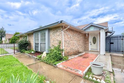638 Stonehenge Drive Grand Prairie TX 75052