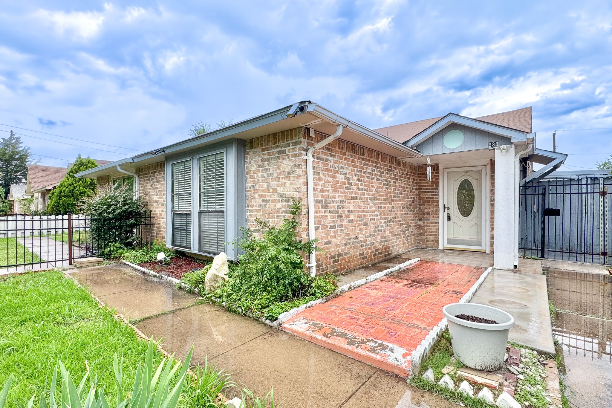 638 Stonehenge Drive Grand Prairie TX 75052