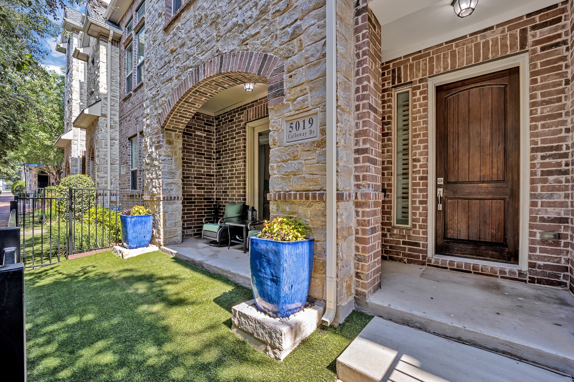5019 Calloway Drive Addison TX 75001