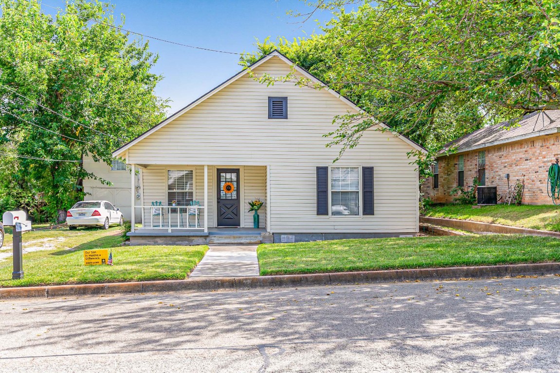 805 W Bridge Street Weatherford TX 76086