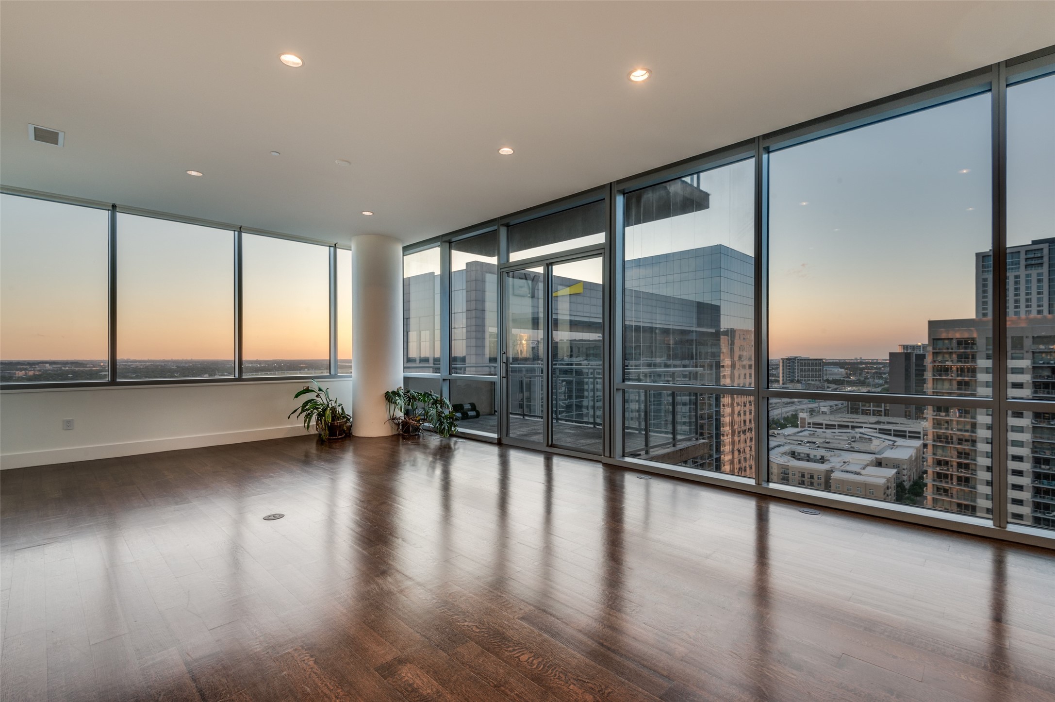 2200 Victory Avenue Dallas TX 75219