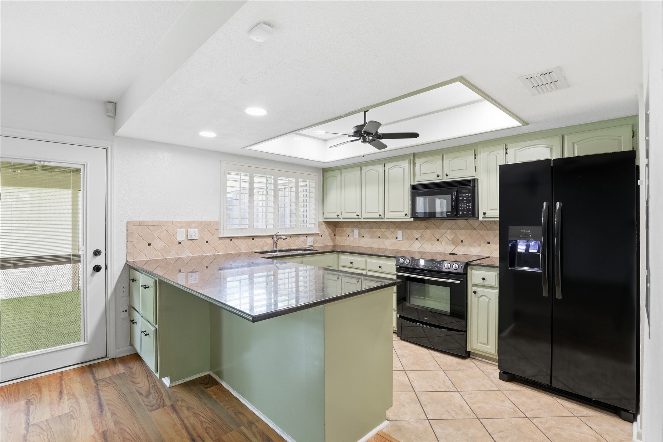 306 Westview Terrace Arlington TX 76013