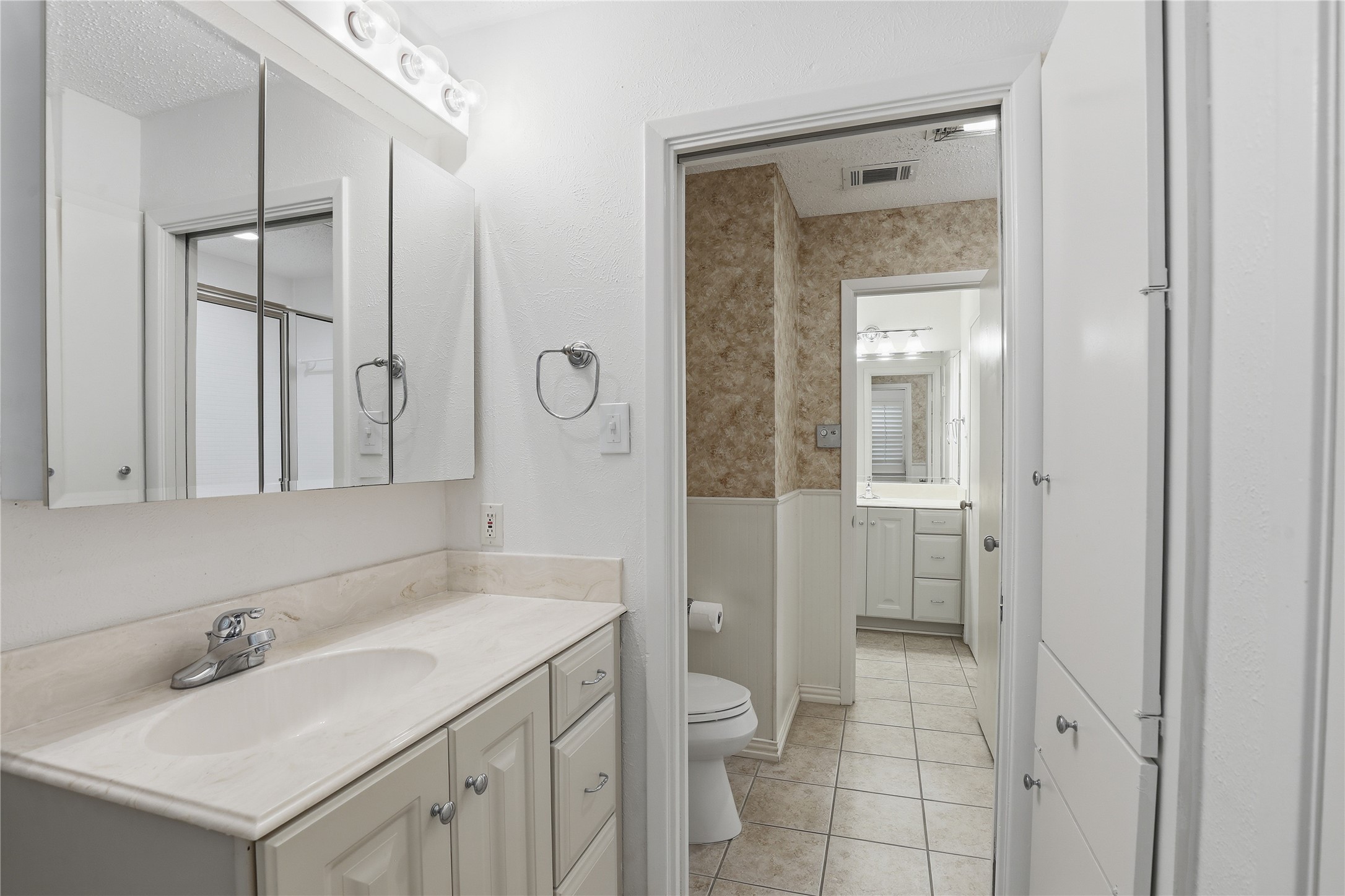 306 Westview Terrace Arlington TX 76013